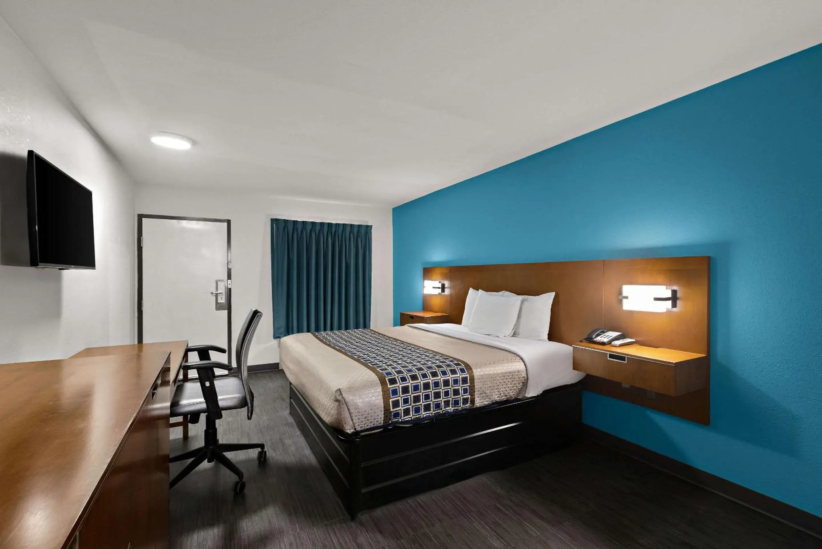 Bedroom, Bed in Rodeway Inn Commerce Bedroom, Bed in Rodeway Inn Commerce