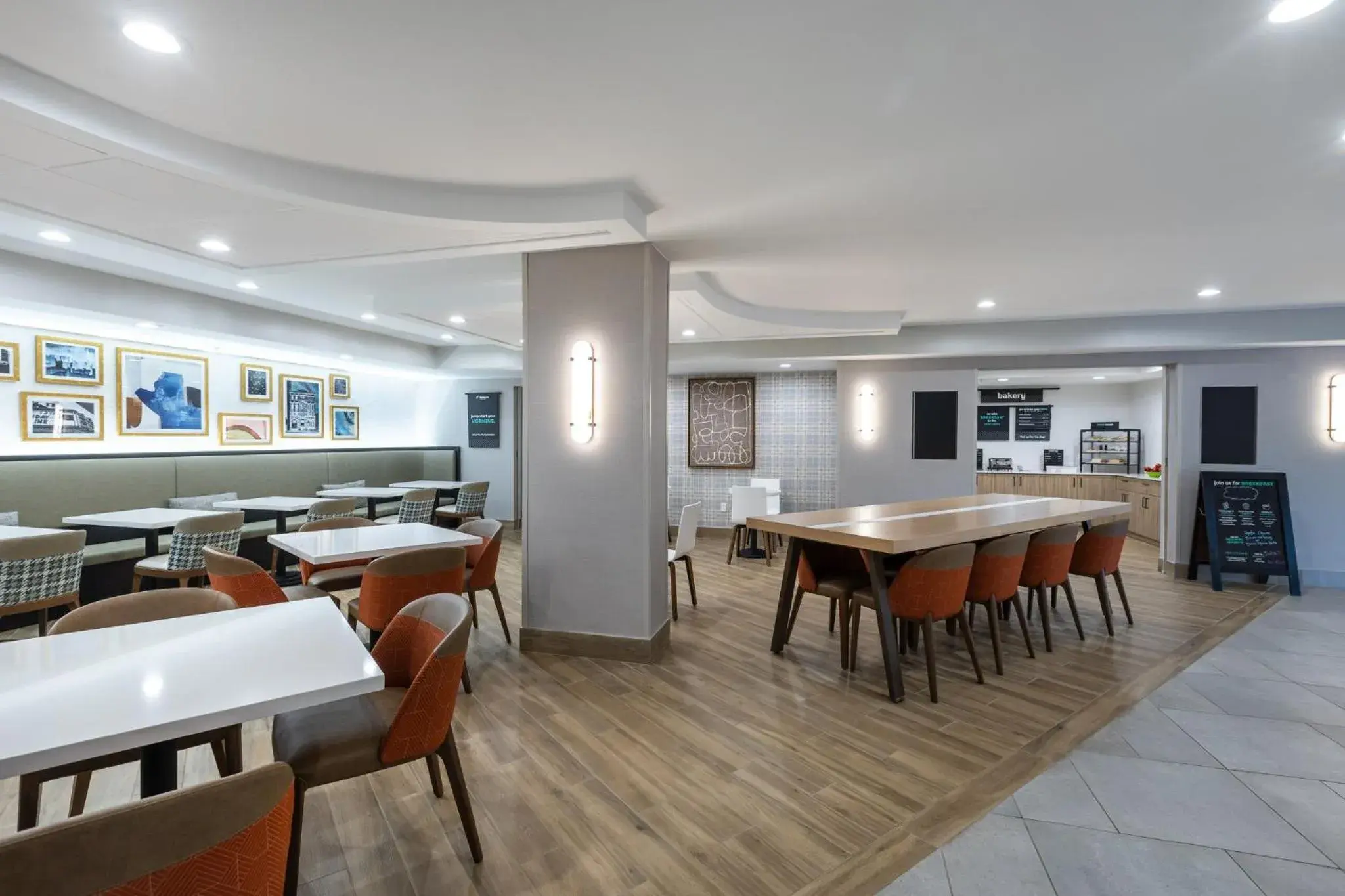 Breakfast in Holiday Inn Anderson by IHG Breakfast in Holiday Inn Anderson by IHG