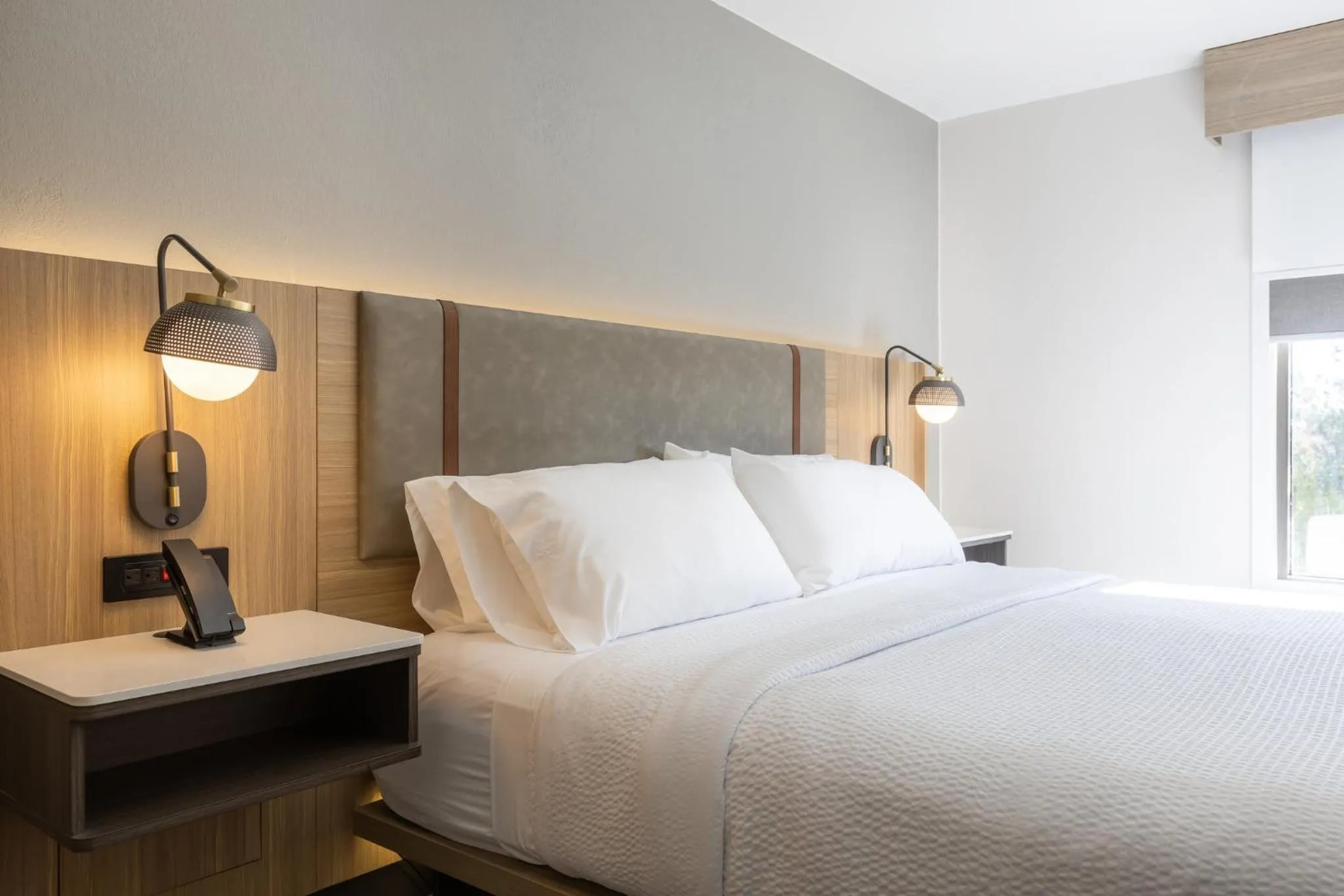 Photo of the whole room, Bed in Holiday Inn Anderson by IHG