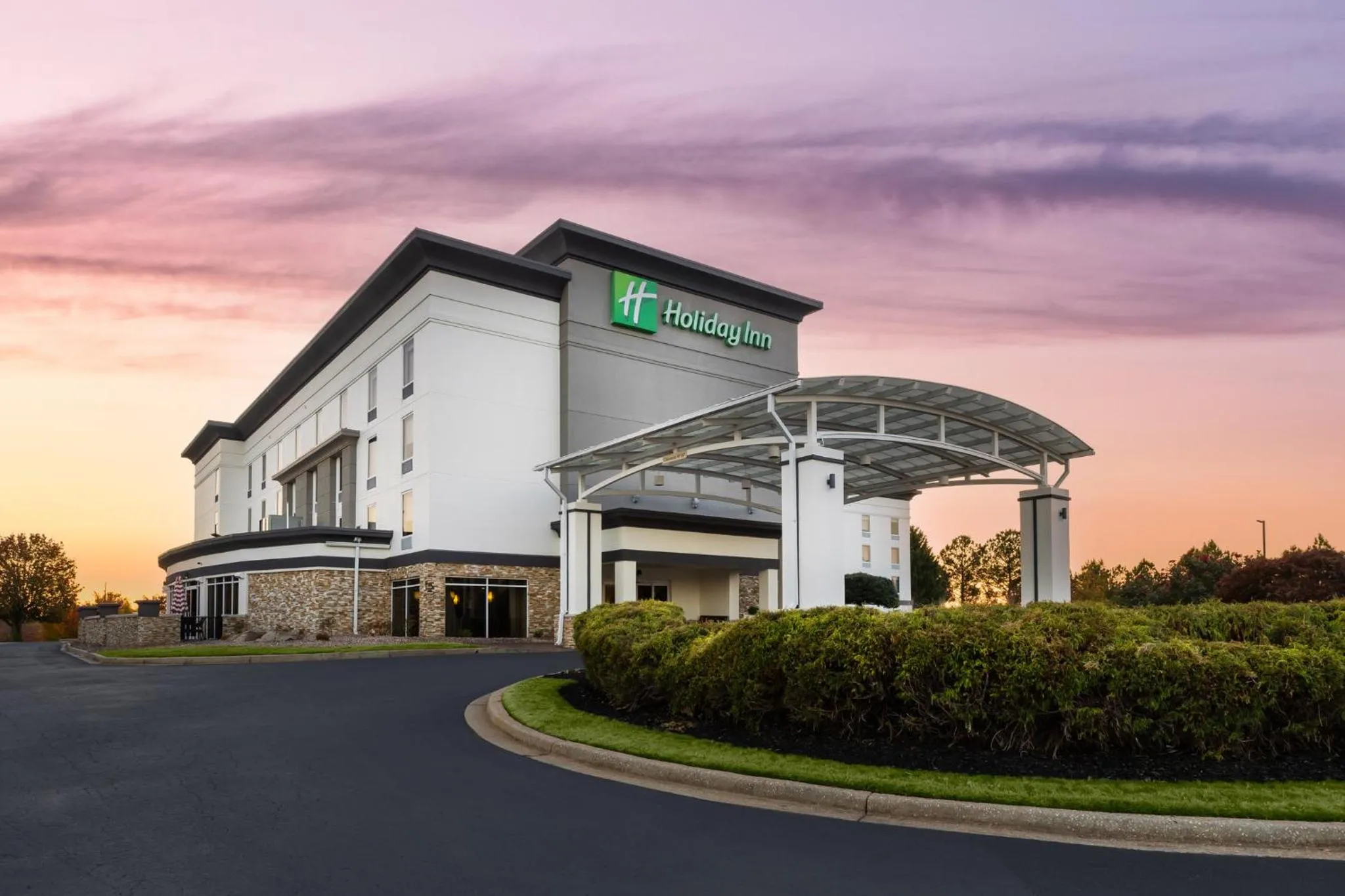 Property building in Holiday Inn Anderson by IHG