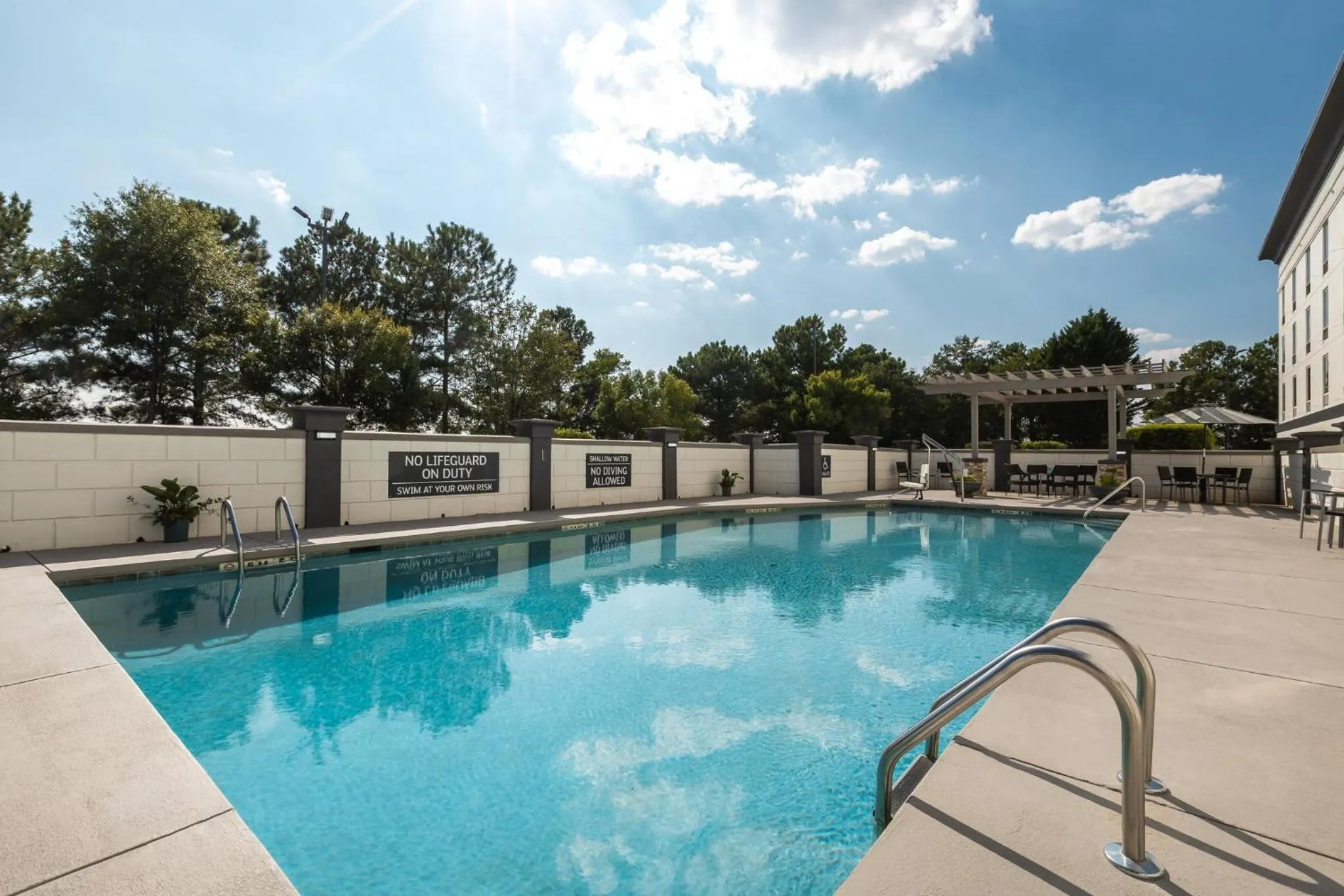 Swimming pool in Holiday Inn Anderson by IHG