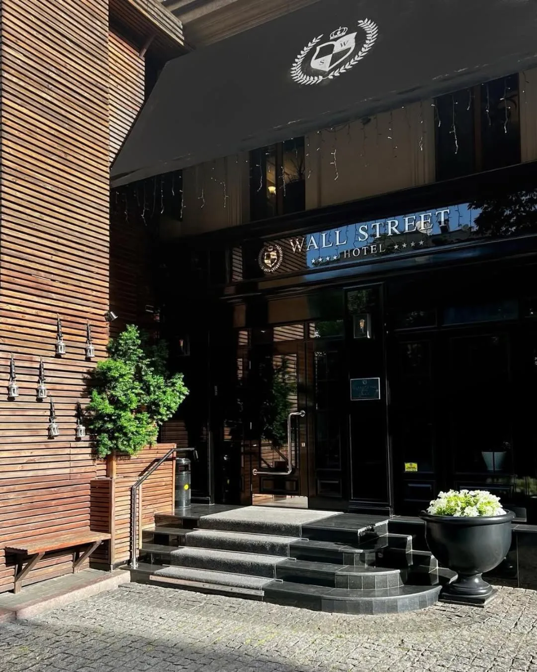 Facade/entrance in Wall Street - Maestro