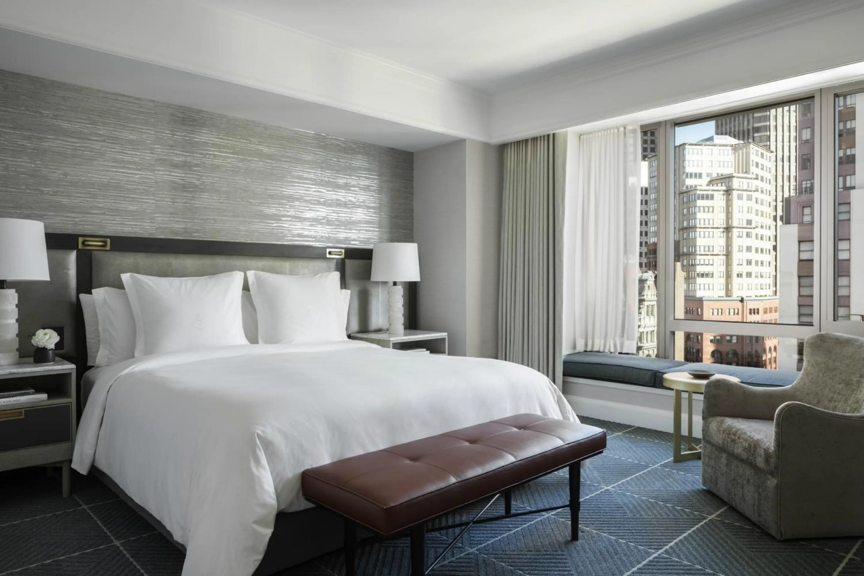 Bed in Four Seasons Hotel San Francisco