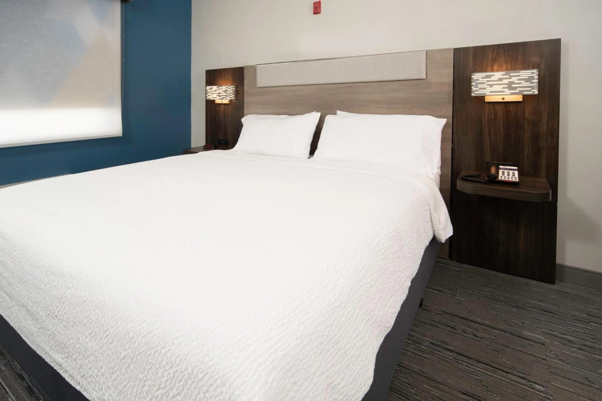 Photo of the whole room, Bed in Holiday Inn Express - Canyon by IHG