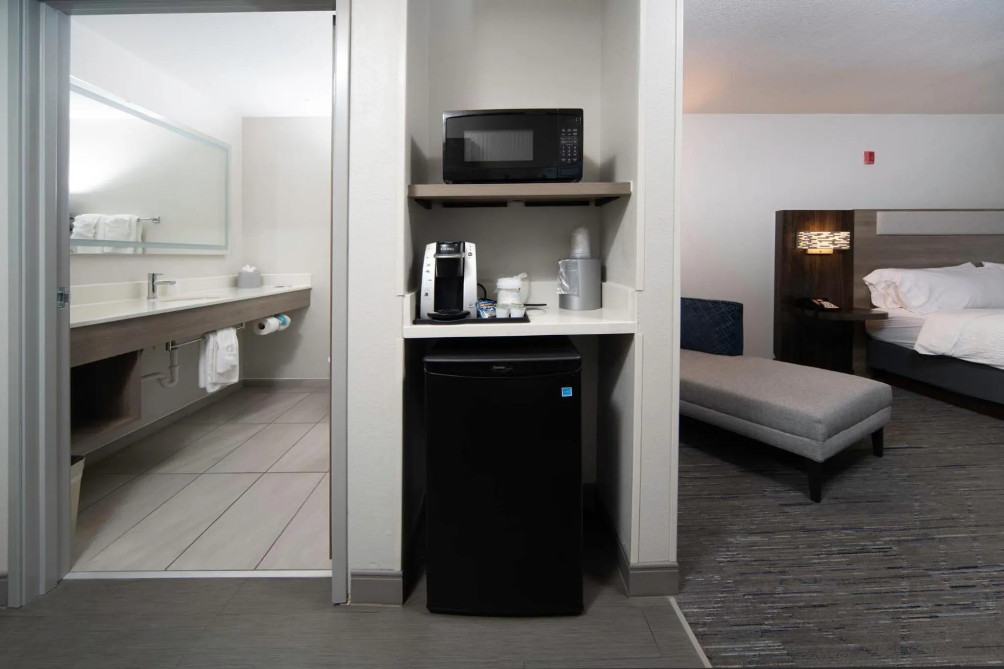 Photo of the whole room, Bed in Holiday Inn Express - Canyon by IHG