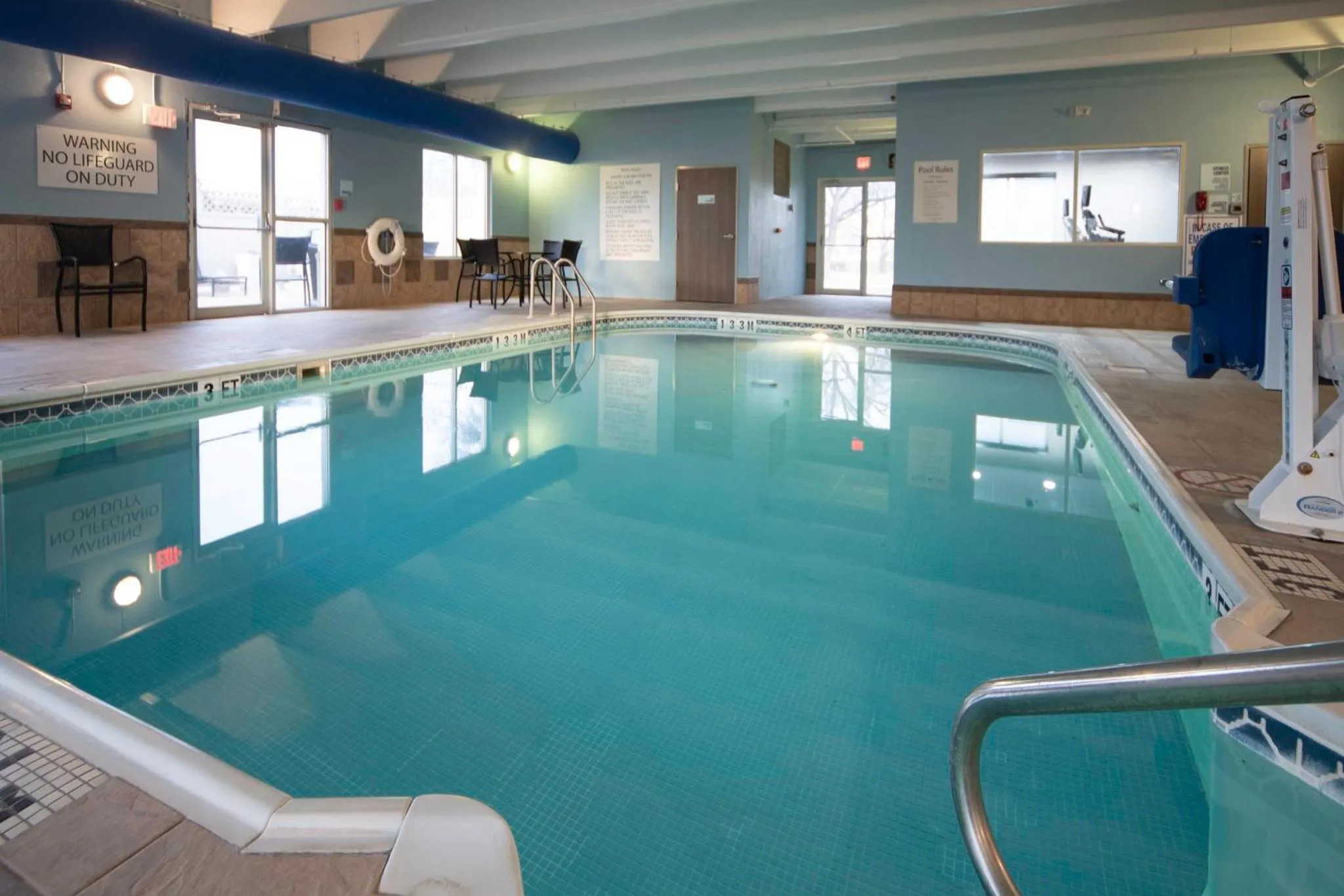 Swimming pool in Holiday Inn Express - Canyon by IHG