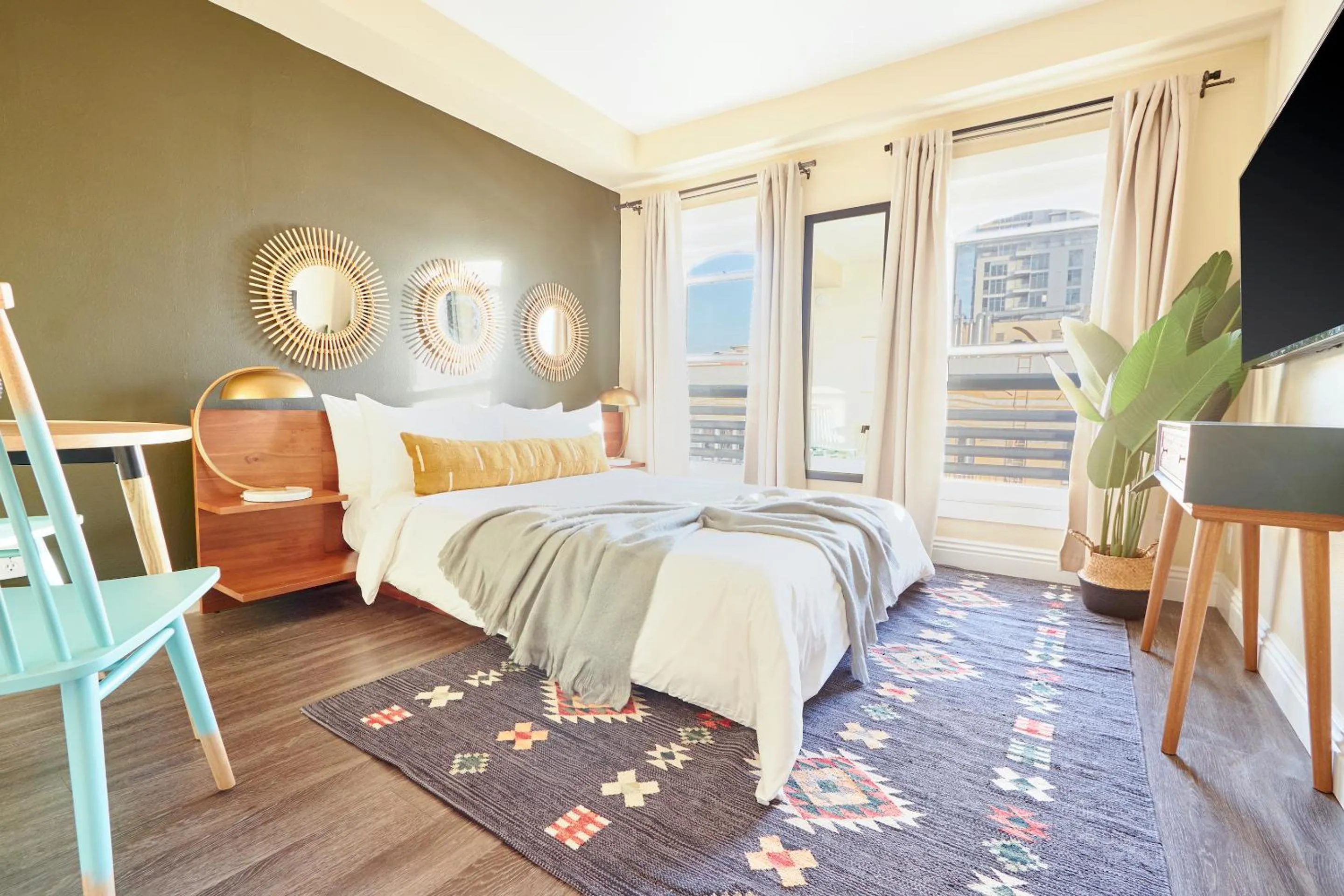 Bed in Sonder The Marin