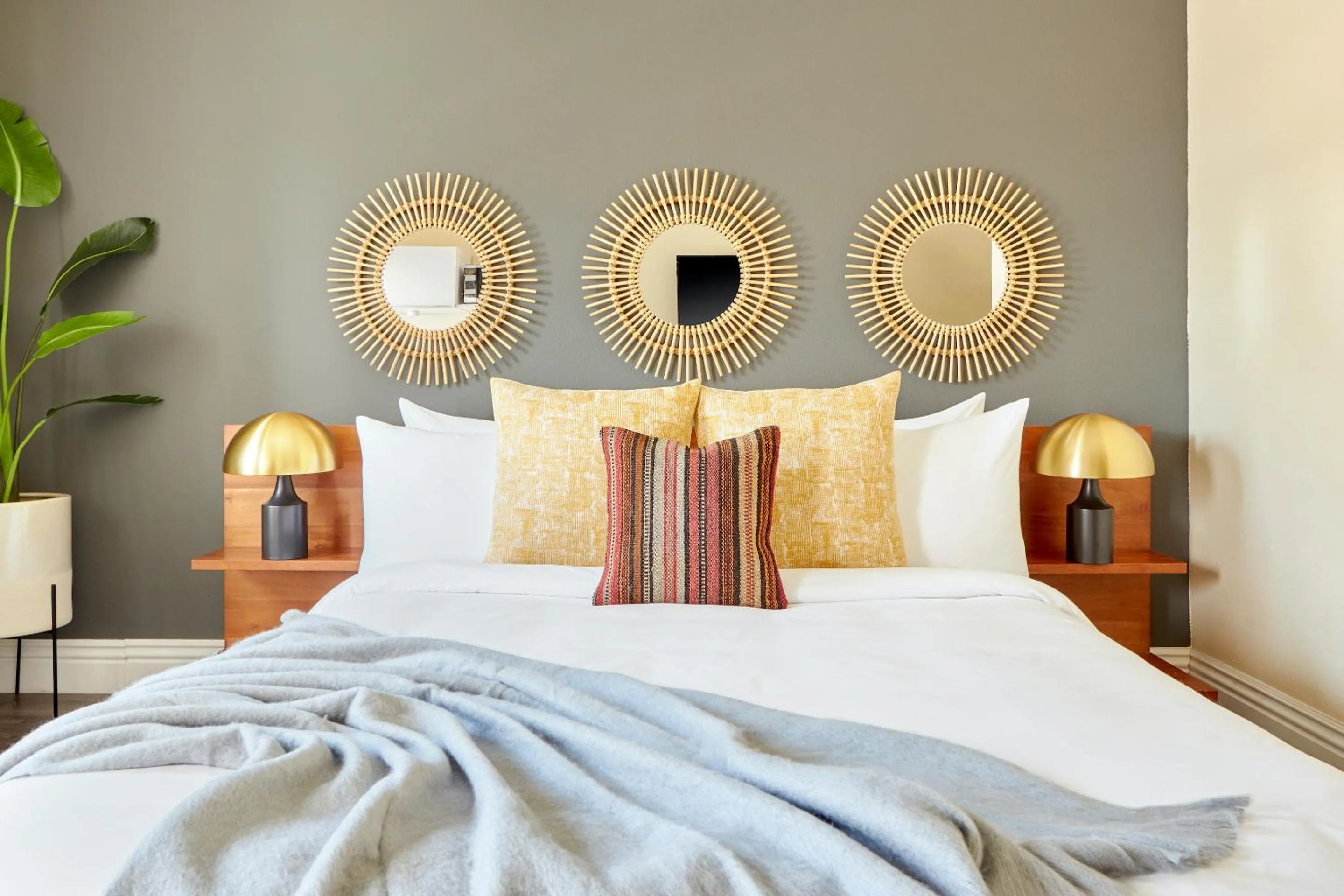 Bed in Sonder The Marin