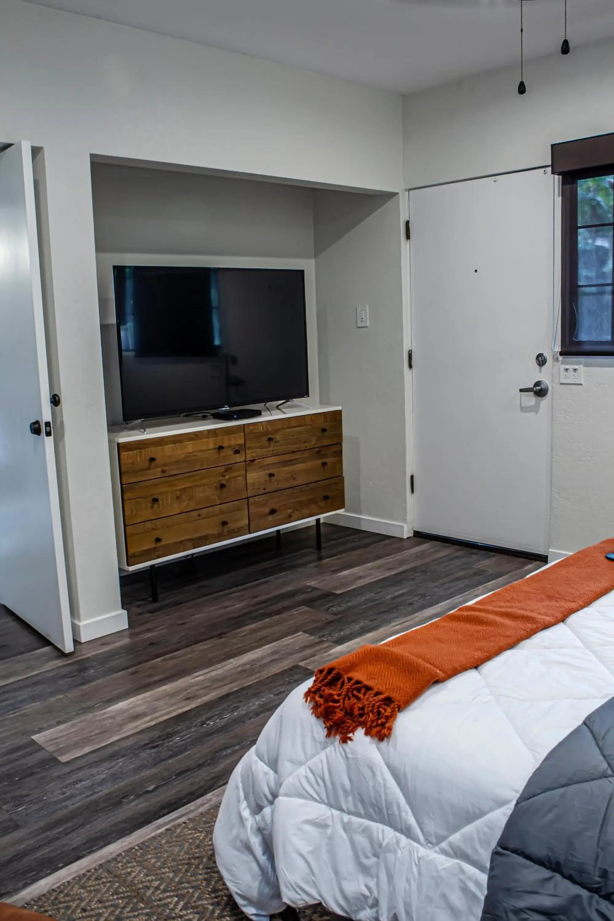 TV and multimedia, Bed in Hotel California TV and multimedia, Bed in Hotel California