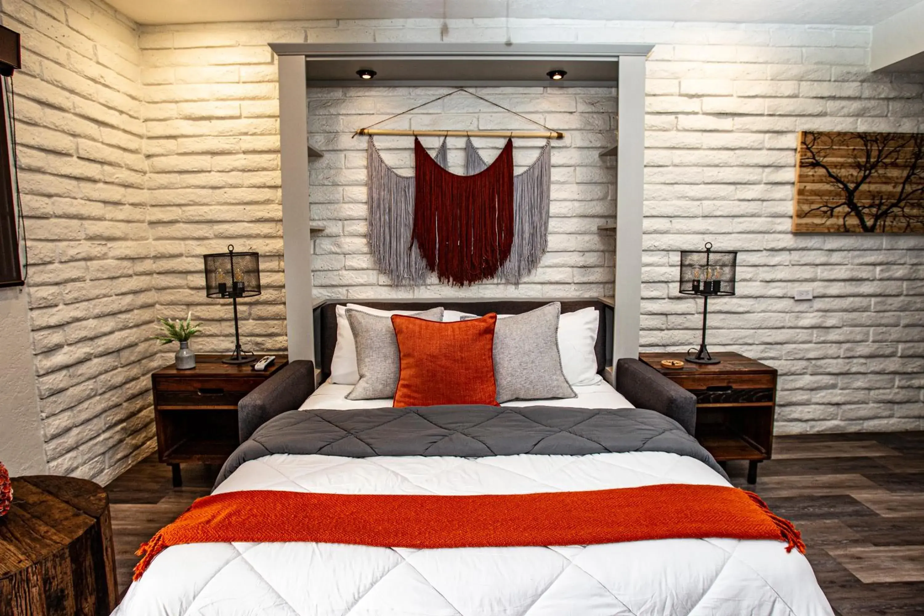 Bed in Hotel California Bed in Hotel California