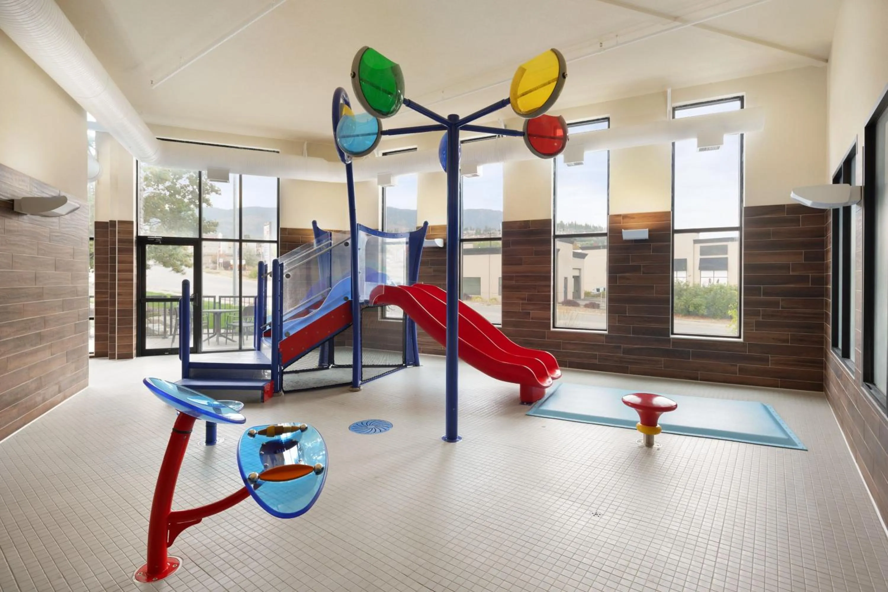 Fitness centre/facilities in Fairfield Inn & Suites by Marriott West Kelowna