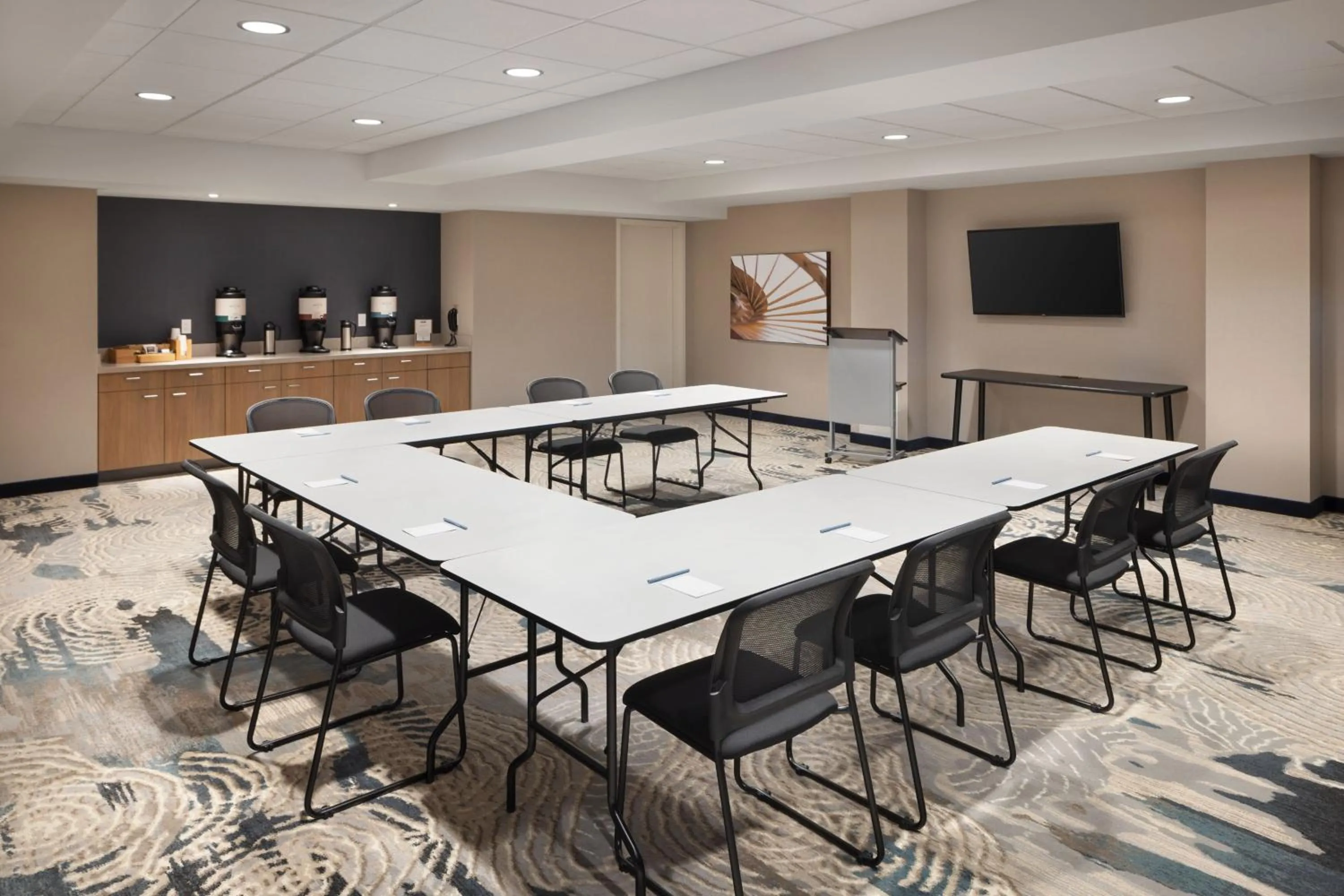 Meeting/conference room in Fairfield Inn & Suites by Marriott West Kelowna