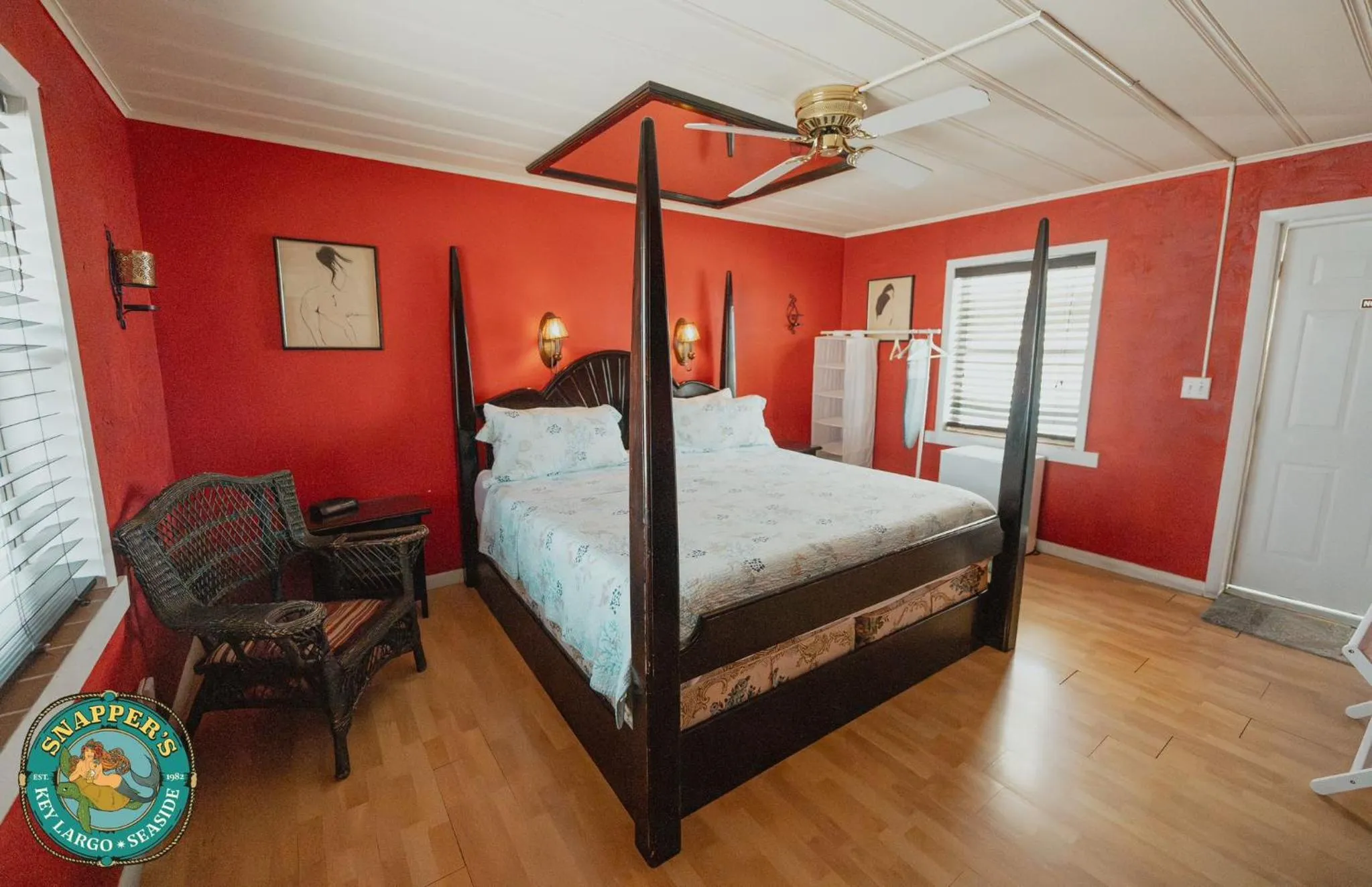 Bedroom, Bed in Snappers Key Largo