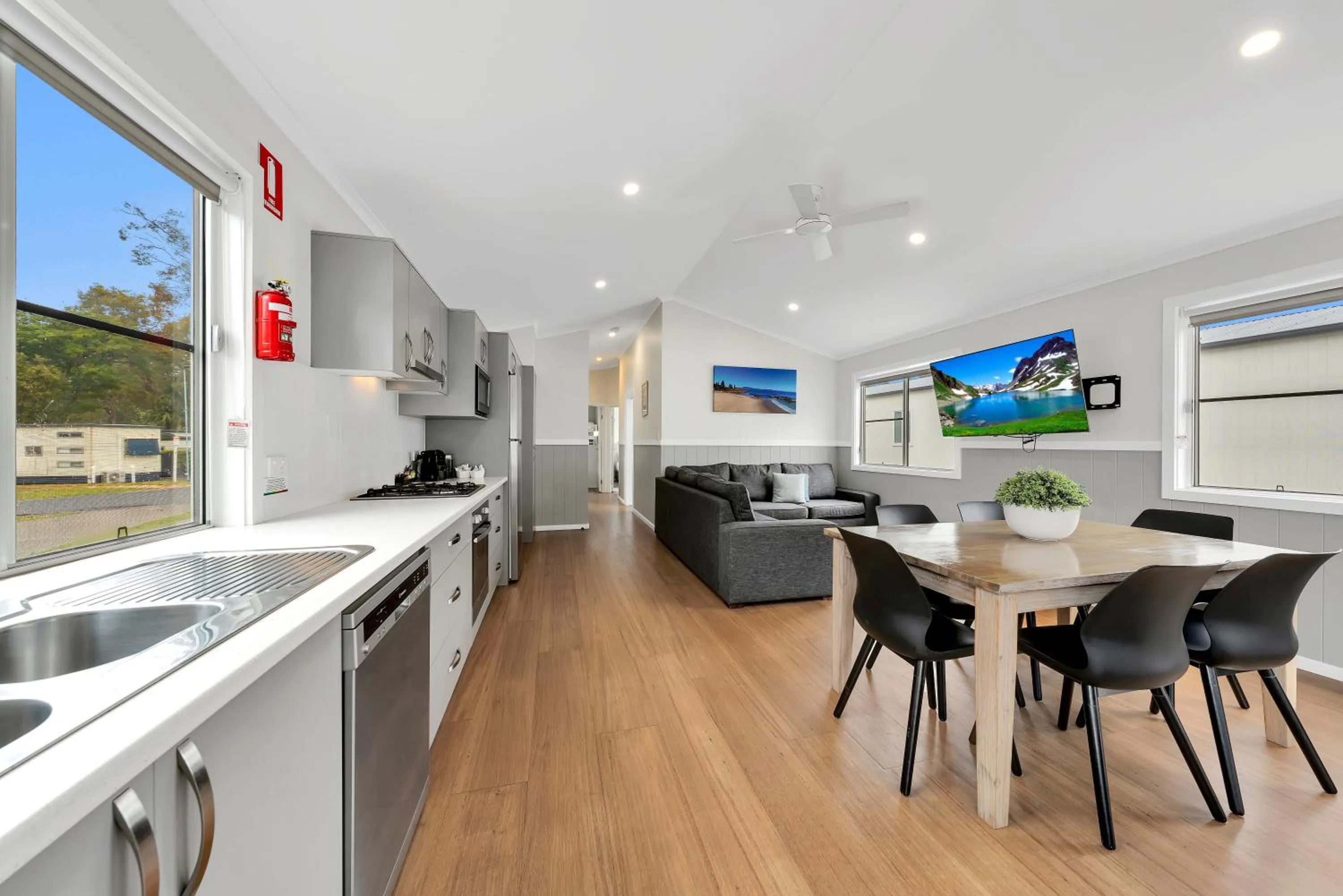 Kitchen or kitchenette in Ingenia Holidays South West Rocks