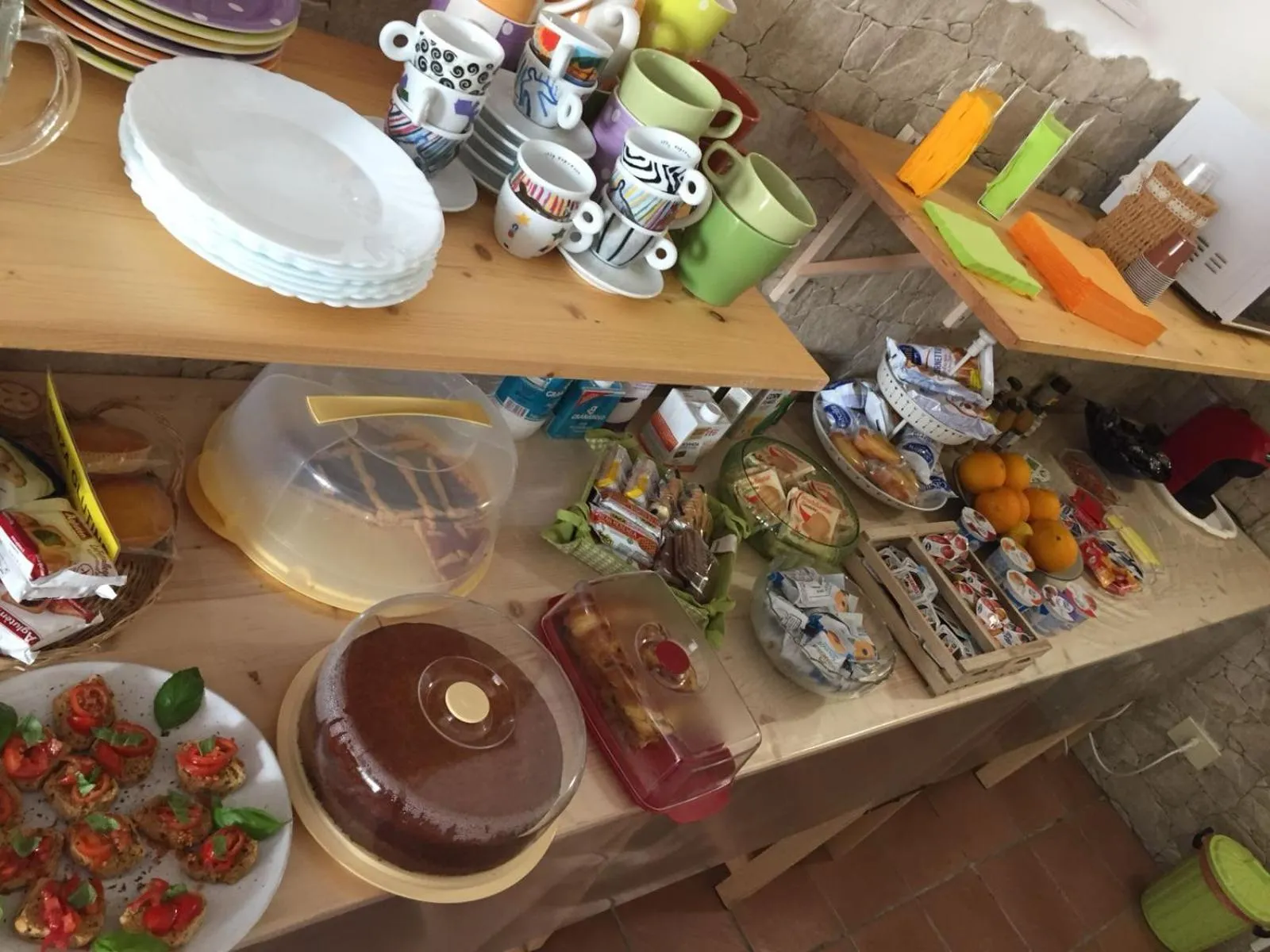 Buffet breakfast in La Macchia