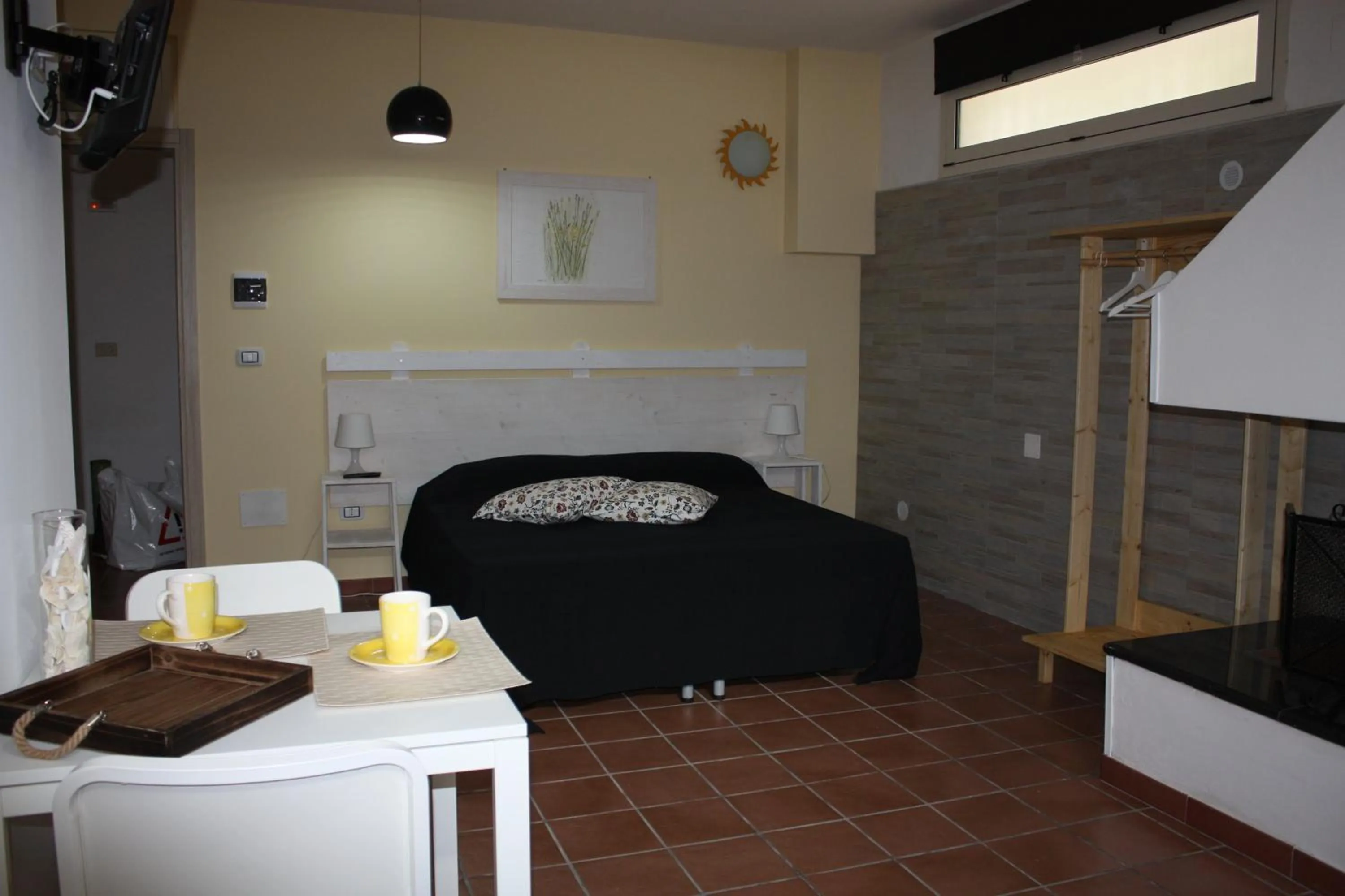 Photo of the whole room in La Macchia