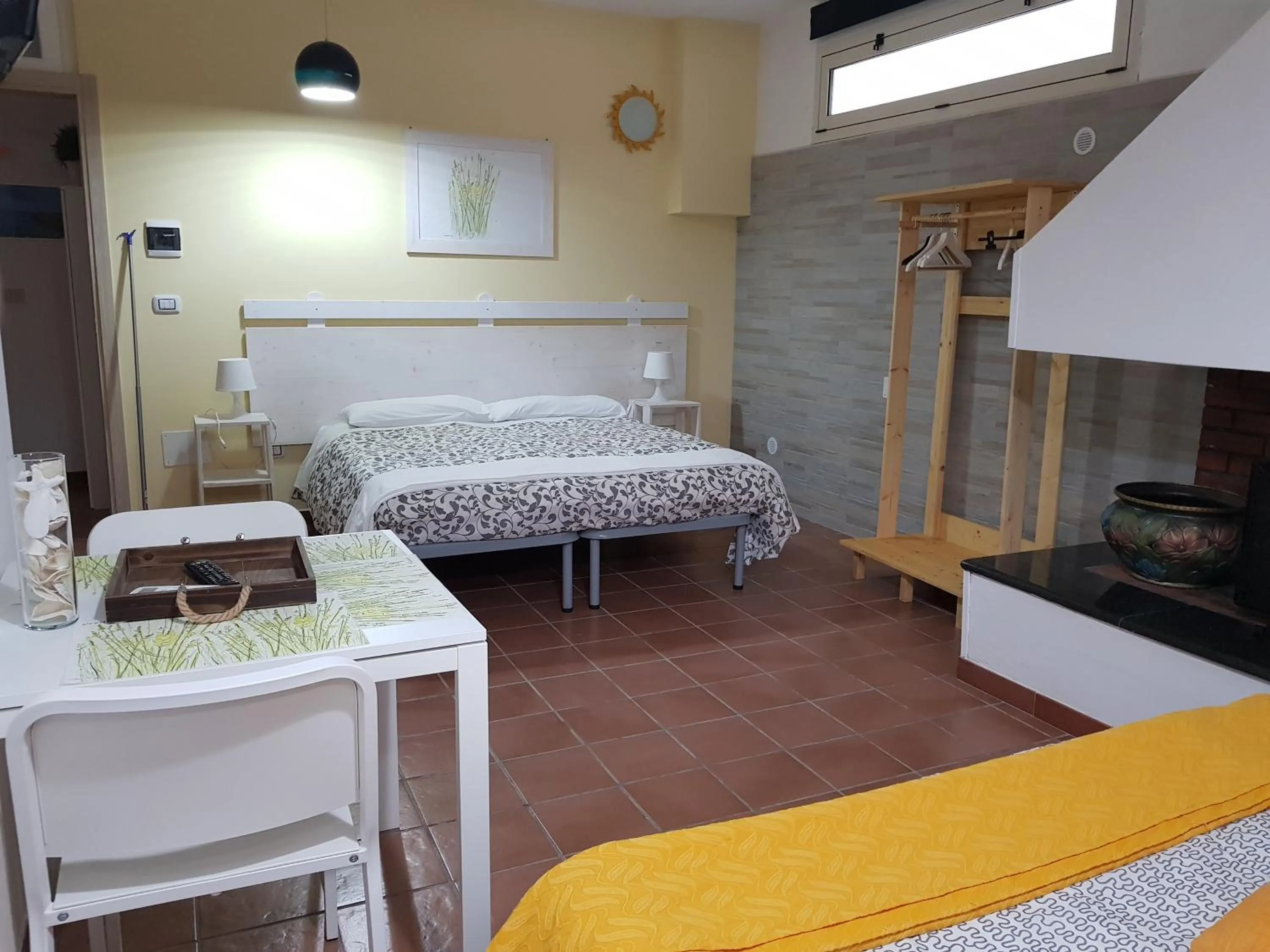 Photo of the whole room in La Macchia