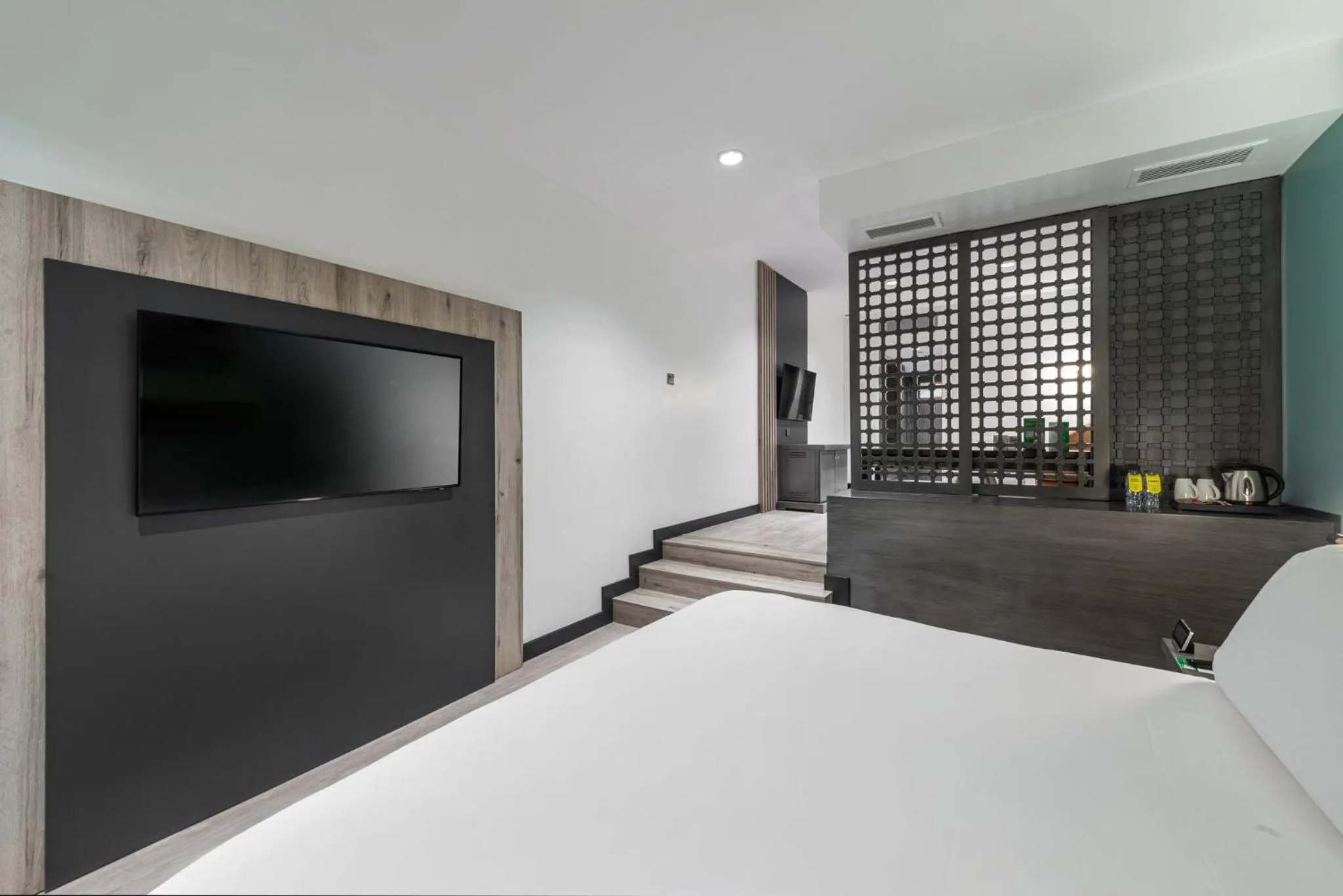 Photo of the whole room, Bed in Holiday Inn Riyadh Al Qasr by IHG