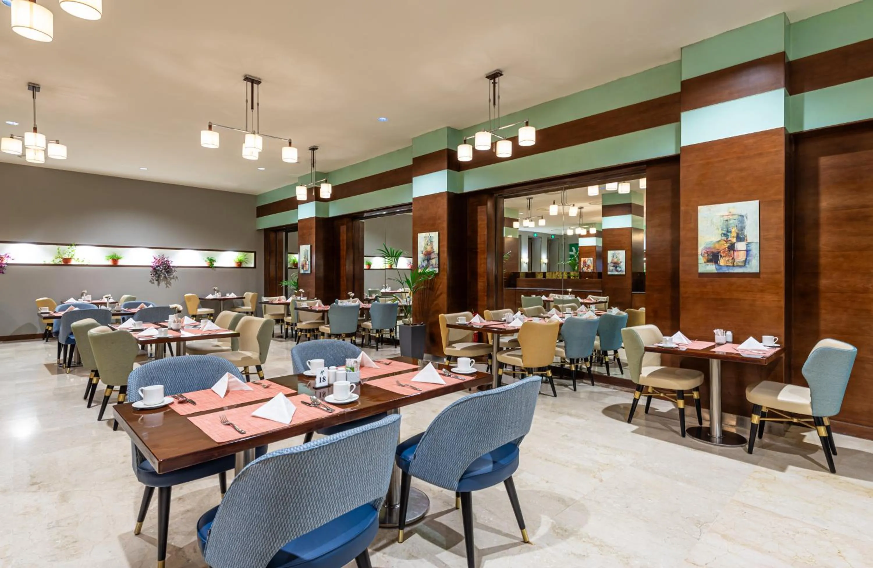 Restaurant/places to eat in Holiday Inn Riyadh Al Qasr by IHG