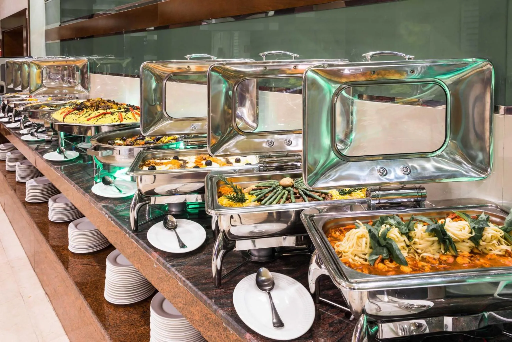 Restaurant/places to eat in Holiday Inn Riyadh Al Qasr by IHG