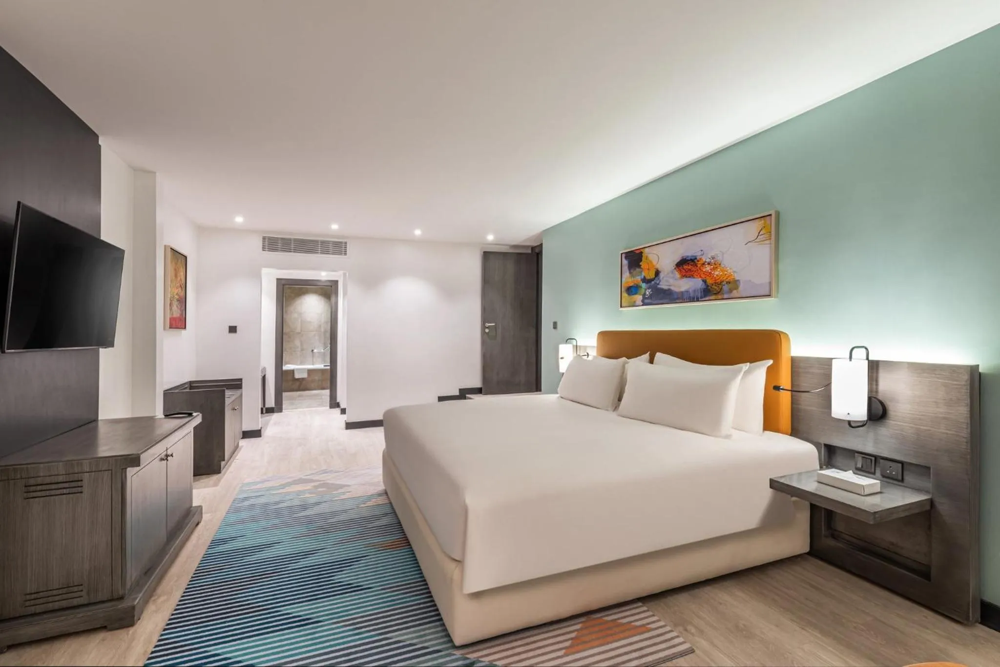 Photo of the whole room, Bed in Holiday Inn Riyadh Al Qasr by IHG