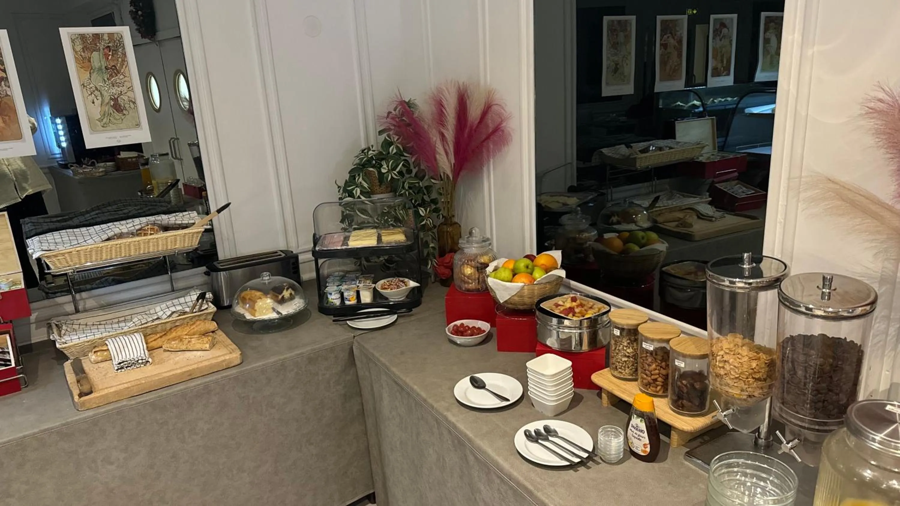 Breakfast in Hotel Le Bourgogne