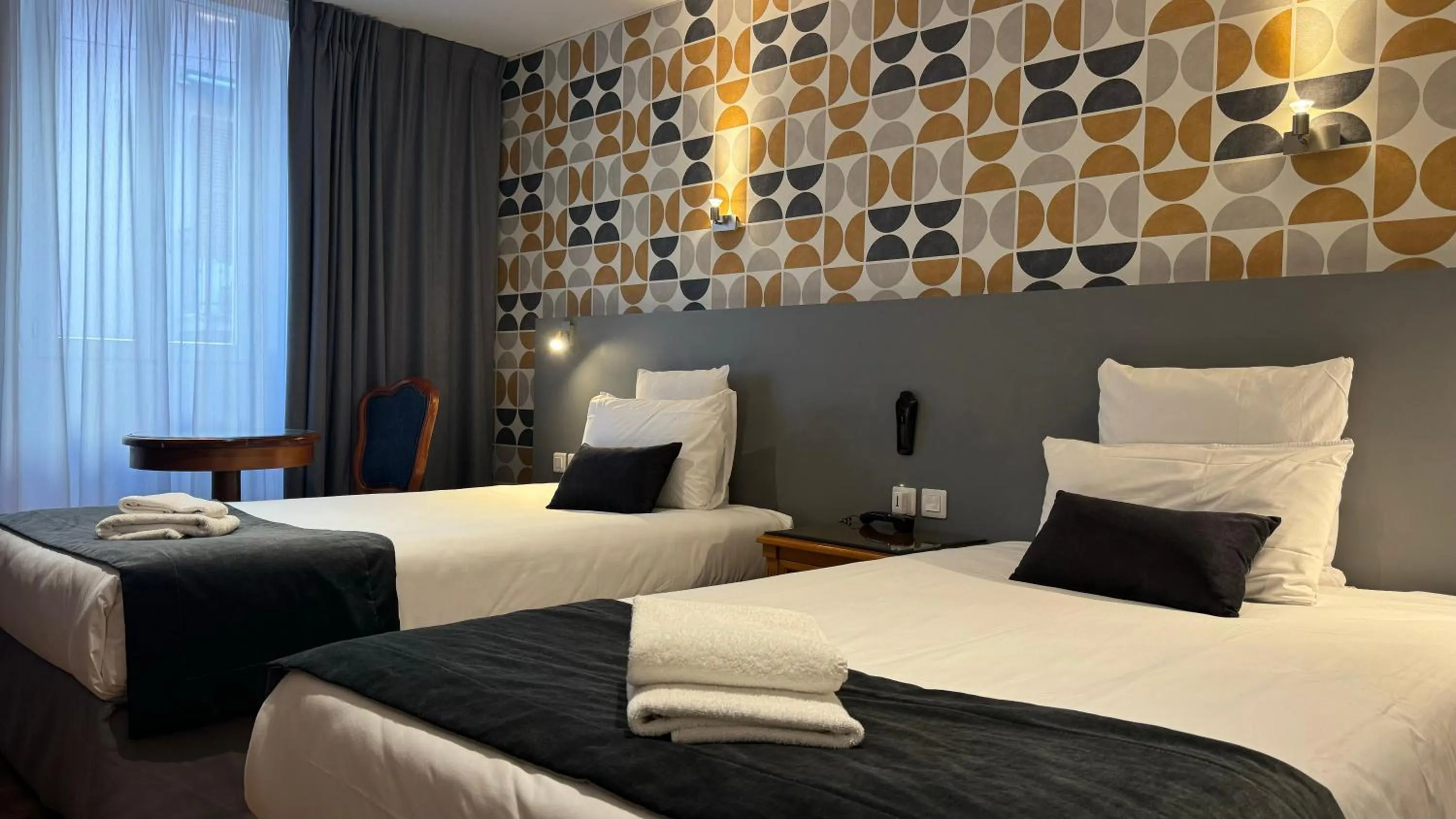 Bed in Hotel Le Bourgogne