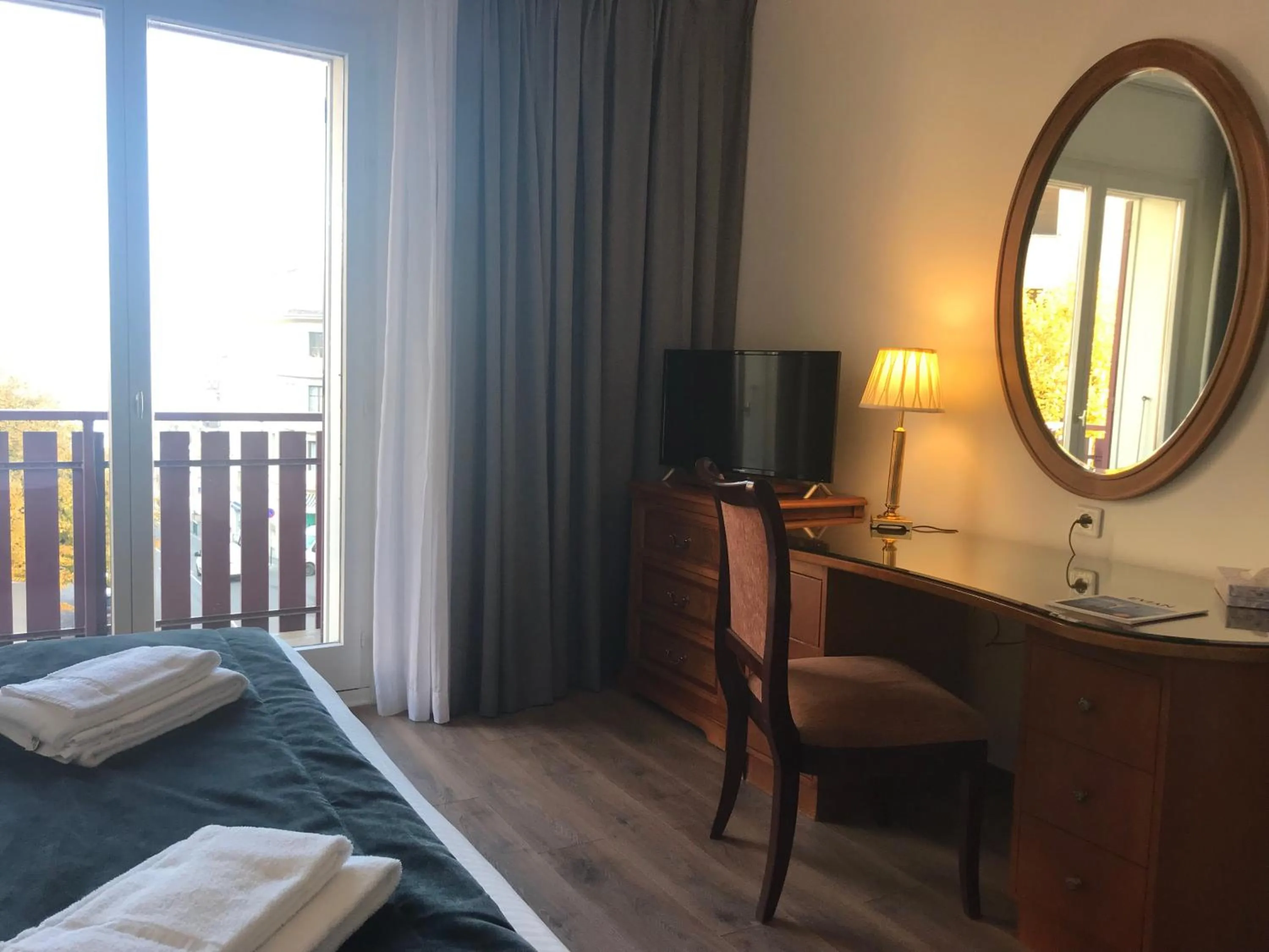 Bed in Hotel Le Bourgogne