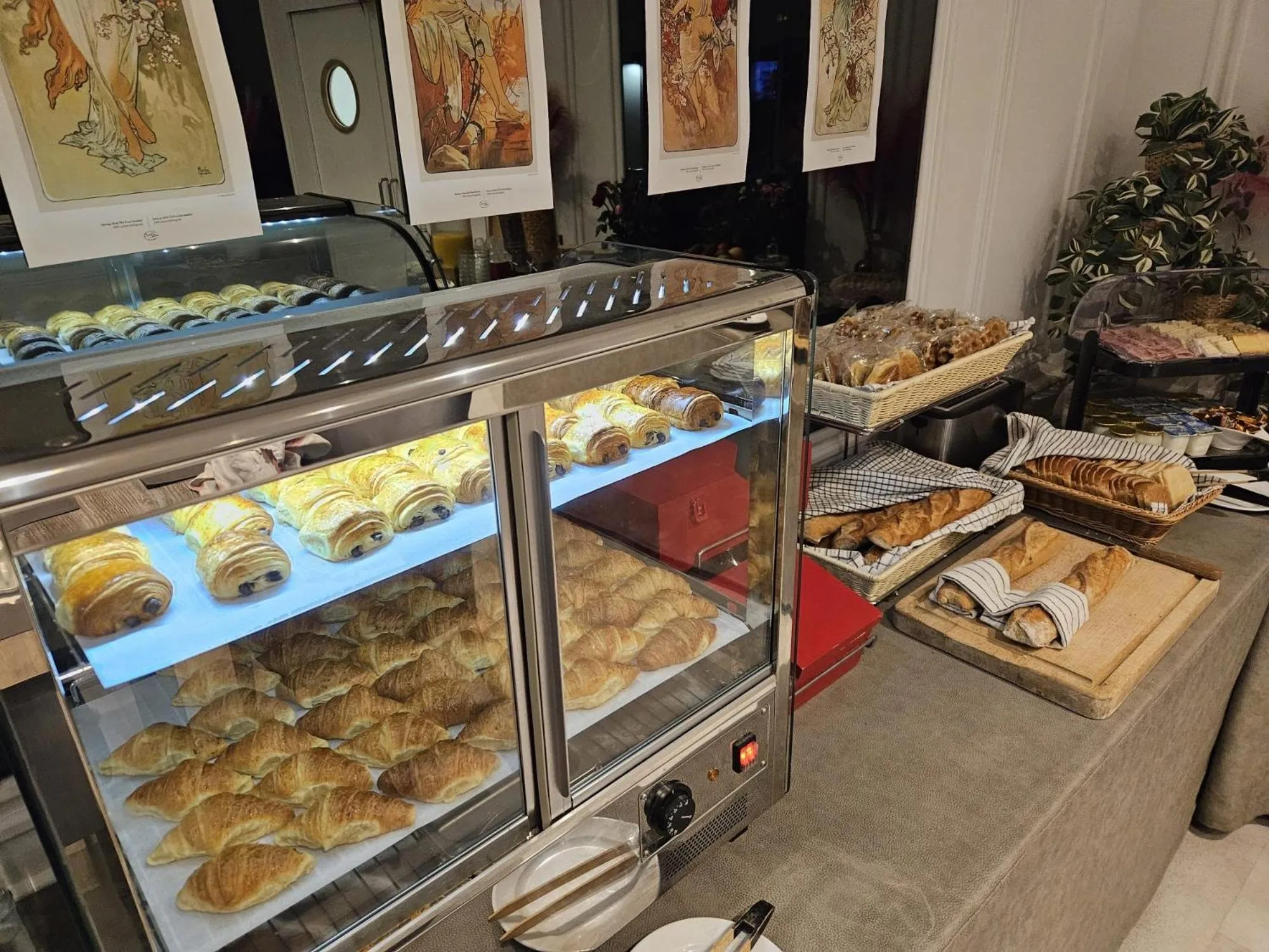 Breakfast in Hotel Le Bourgogne