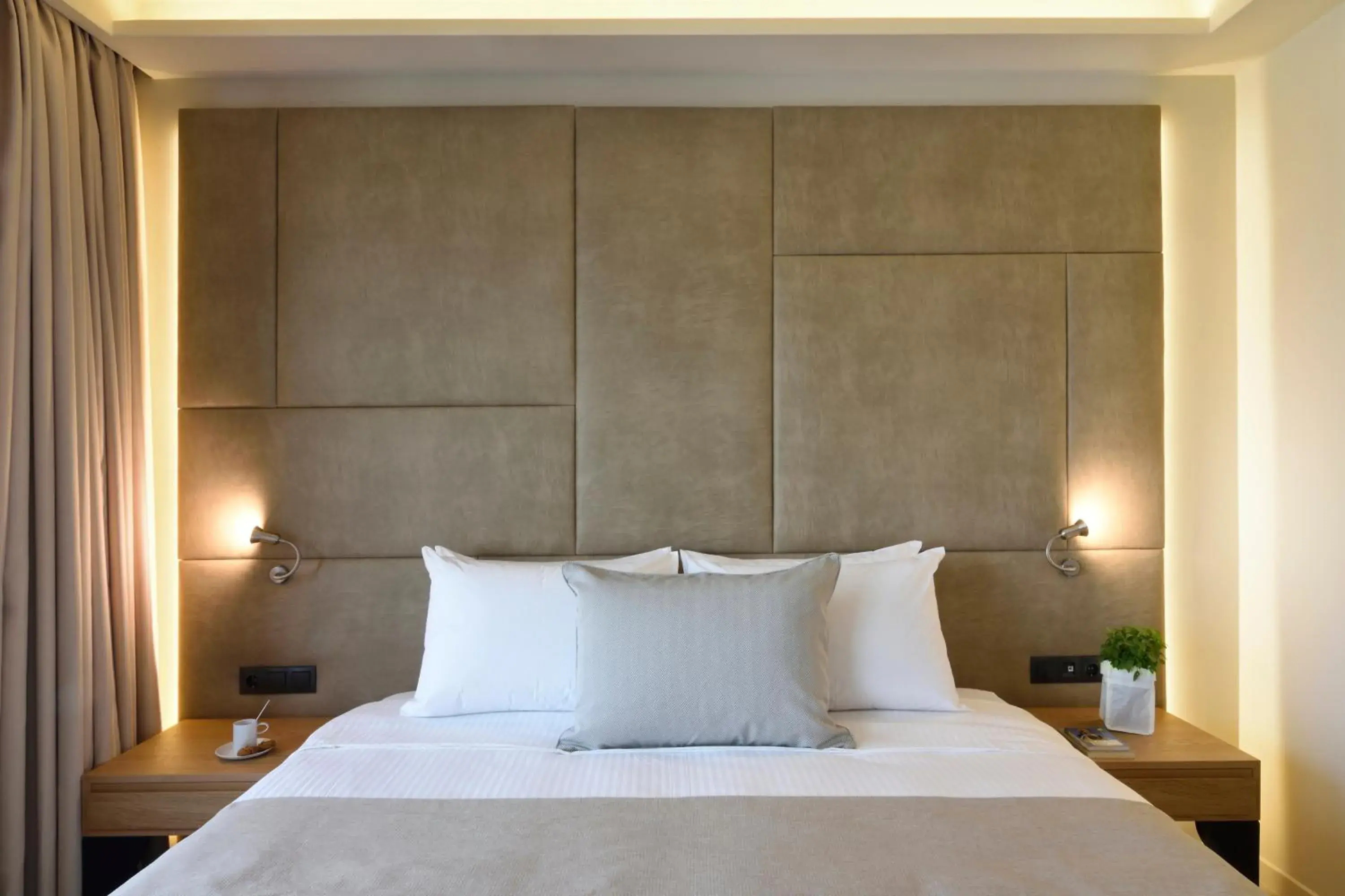 Bedroom, Bed in Athens Avenue Hotel Bedroom, Bed in Athens Avenue Hotel