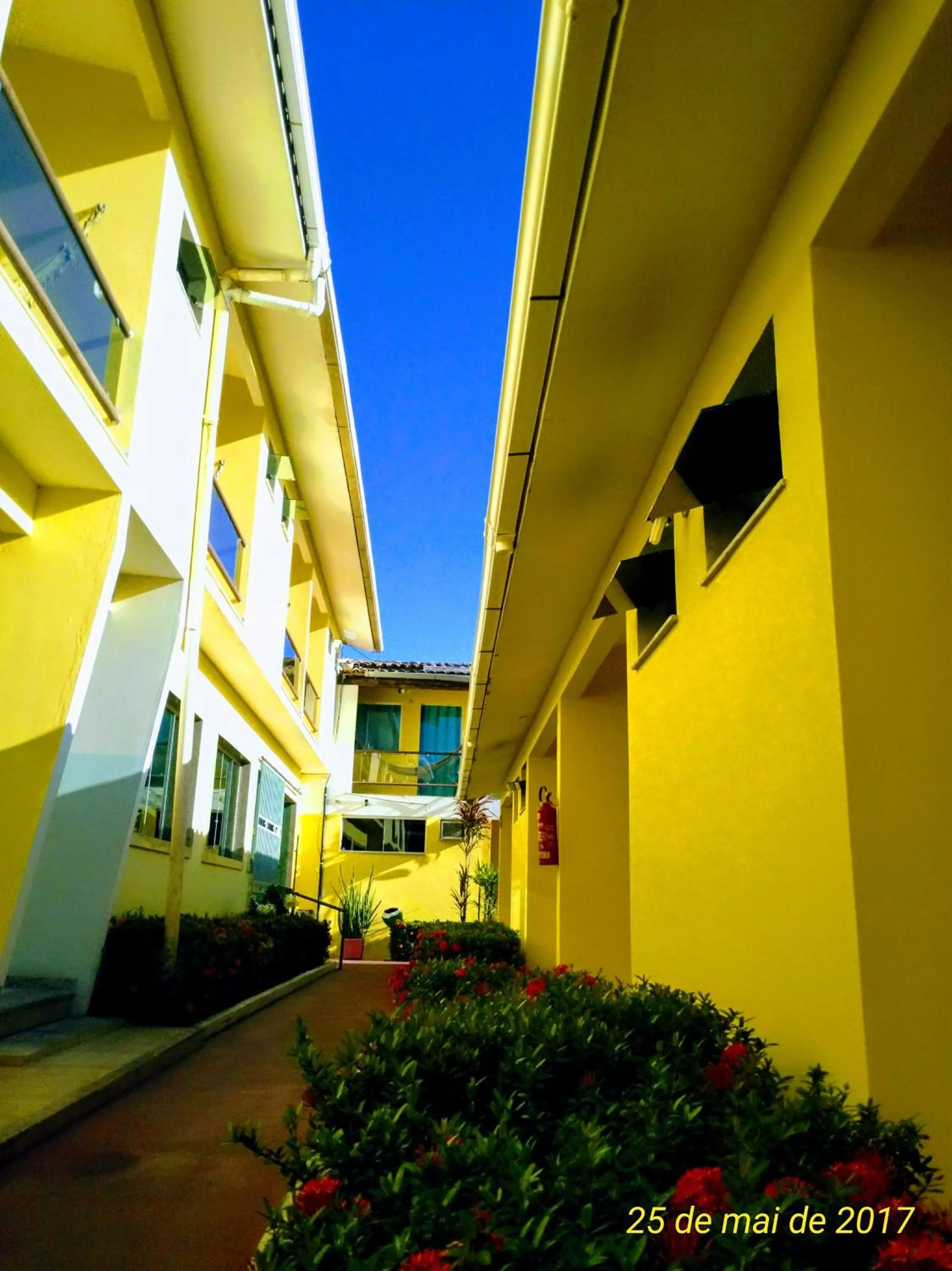 Property building in Hotel Porto Garden