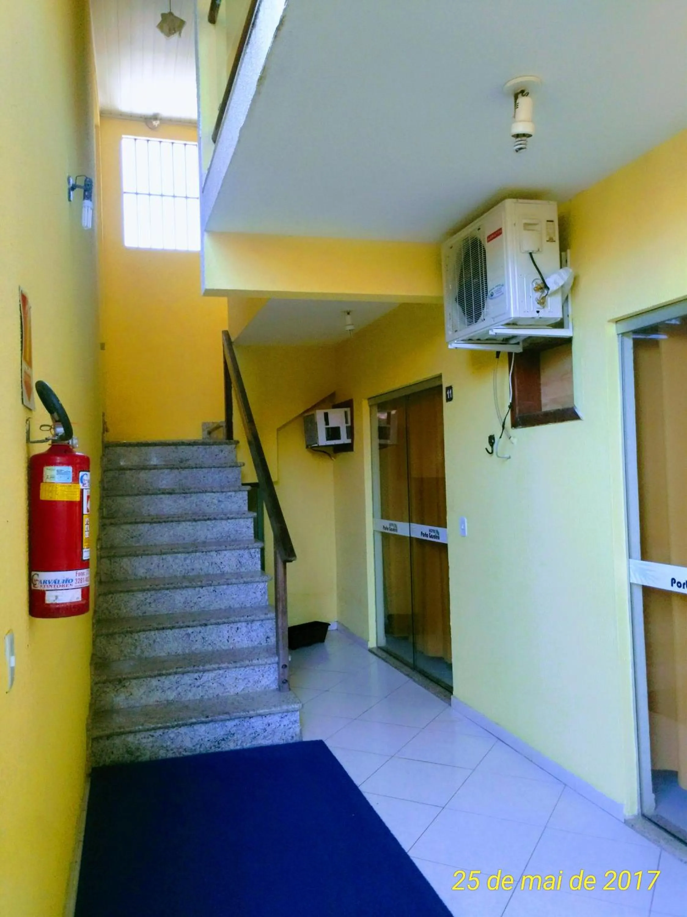 Property building in Hotel Porto Garden