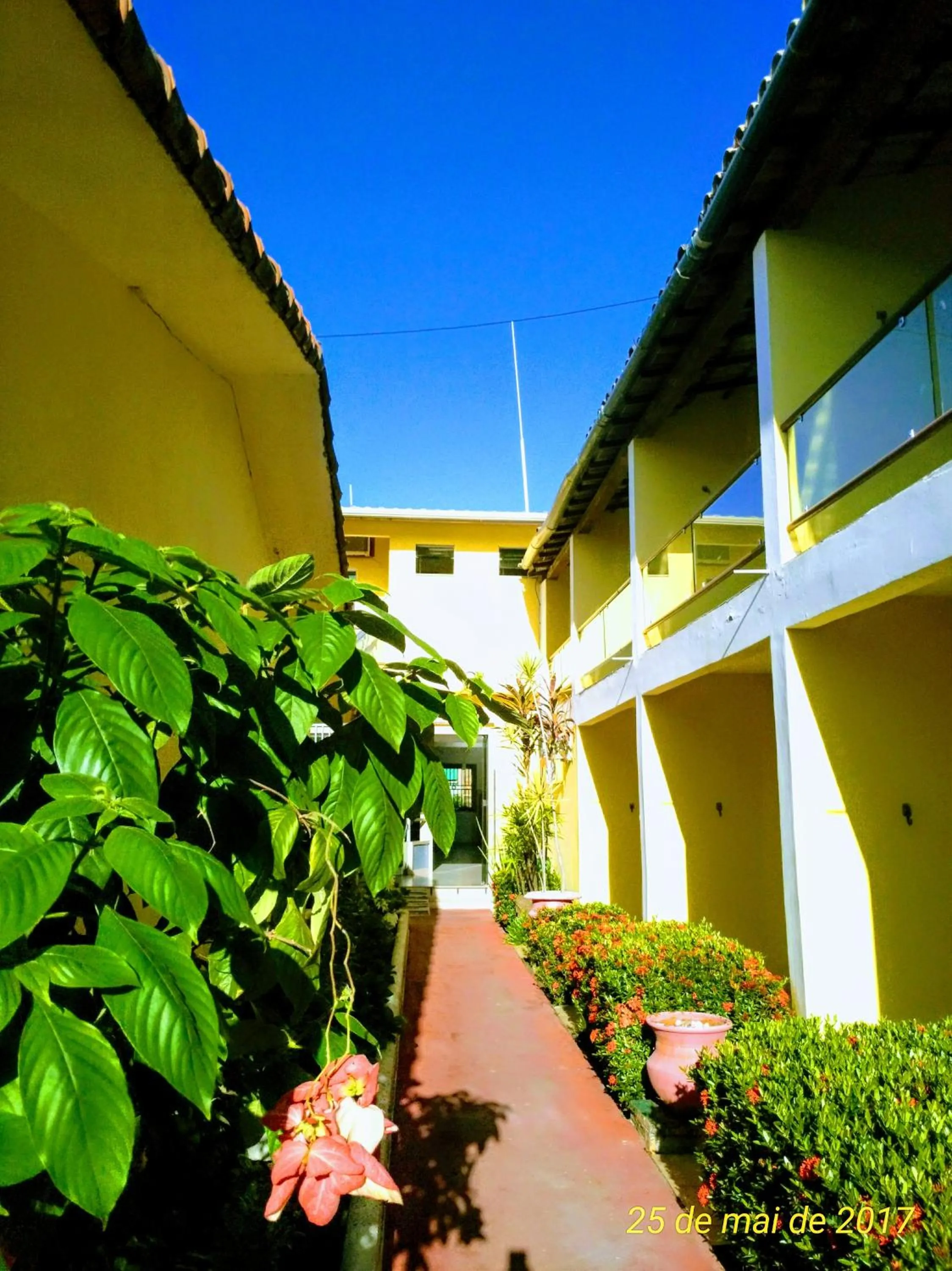 Property building in Hotel Porto Garden