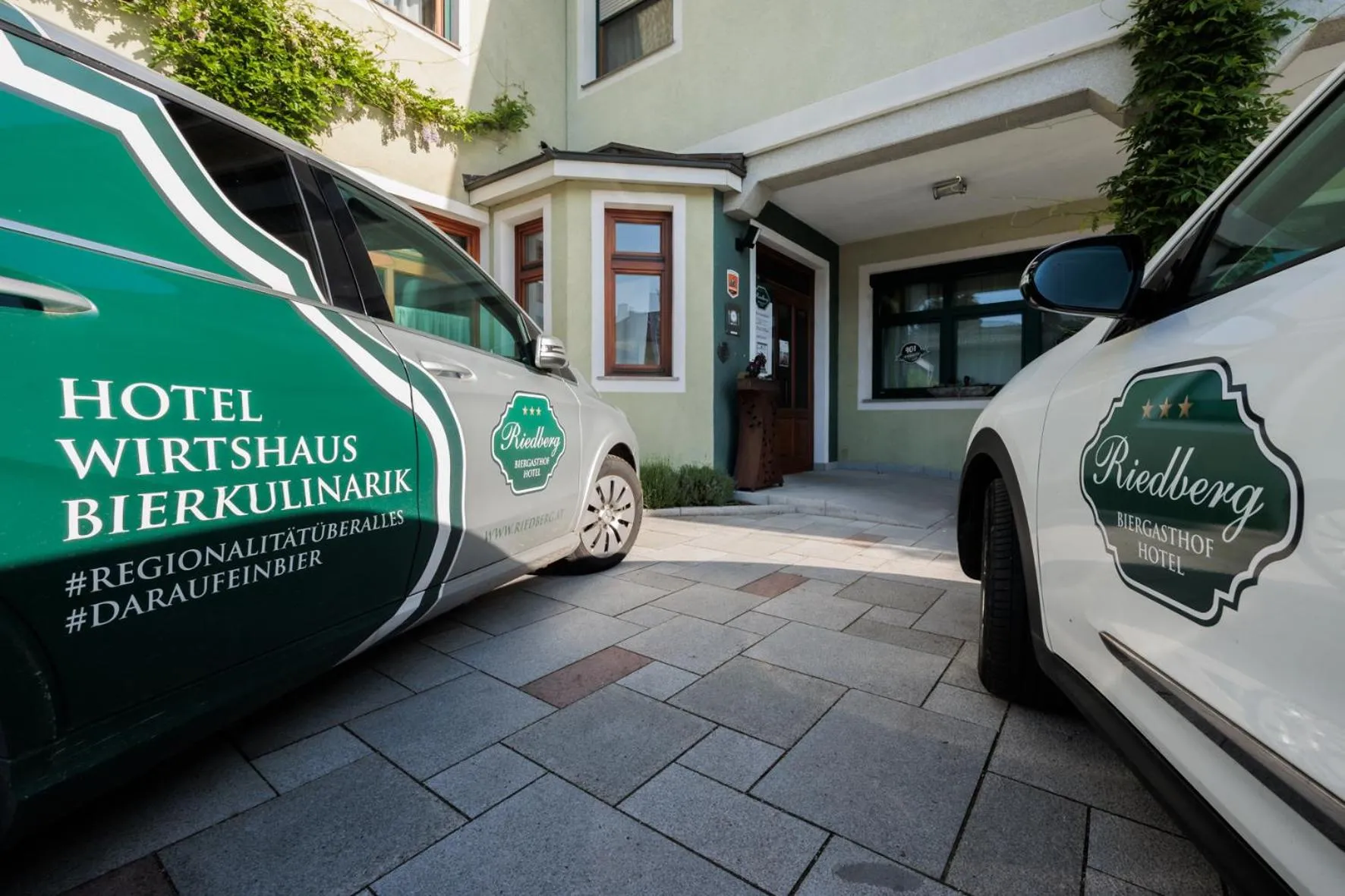 Facade/entrance in Biergasthof Riedberg