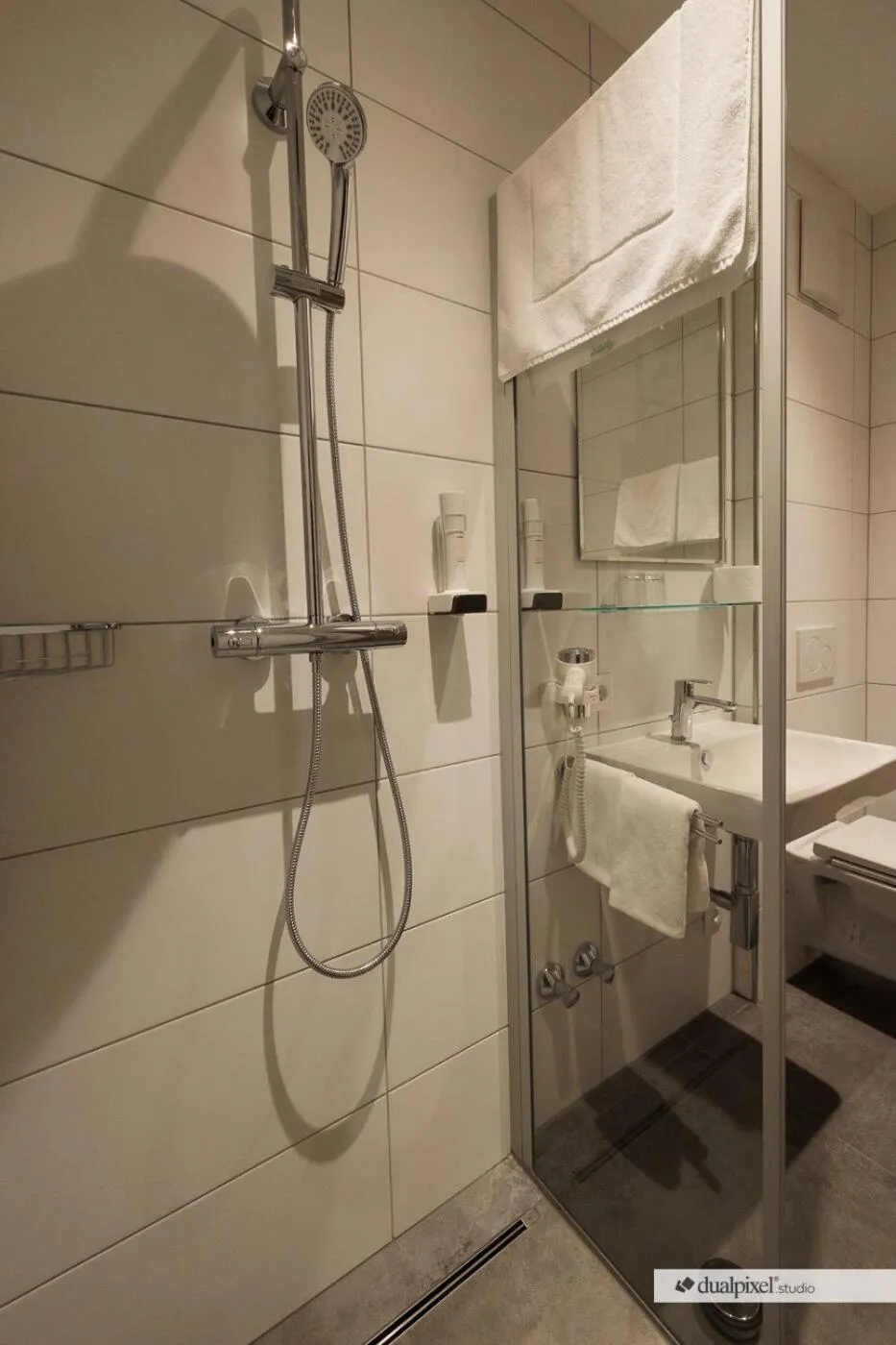 Shower in Biergasthof Riedberg