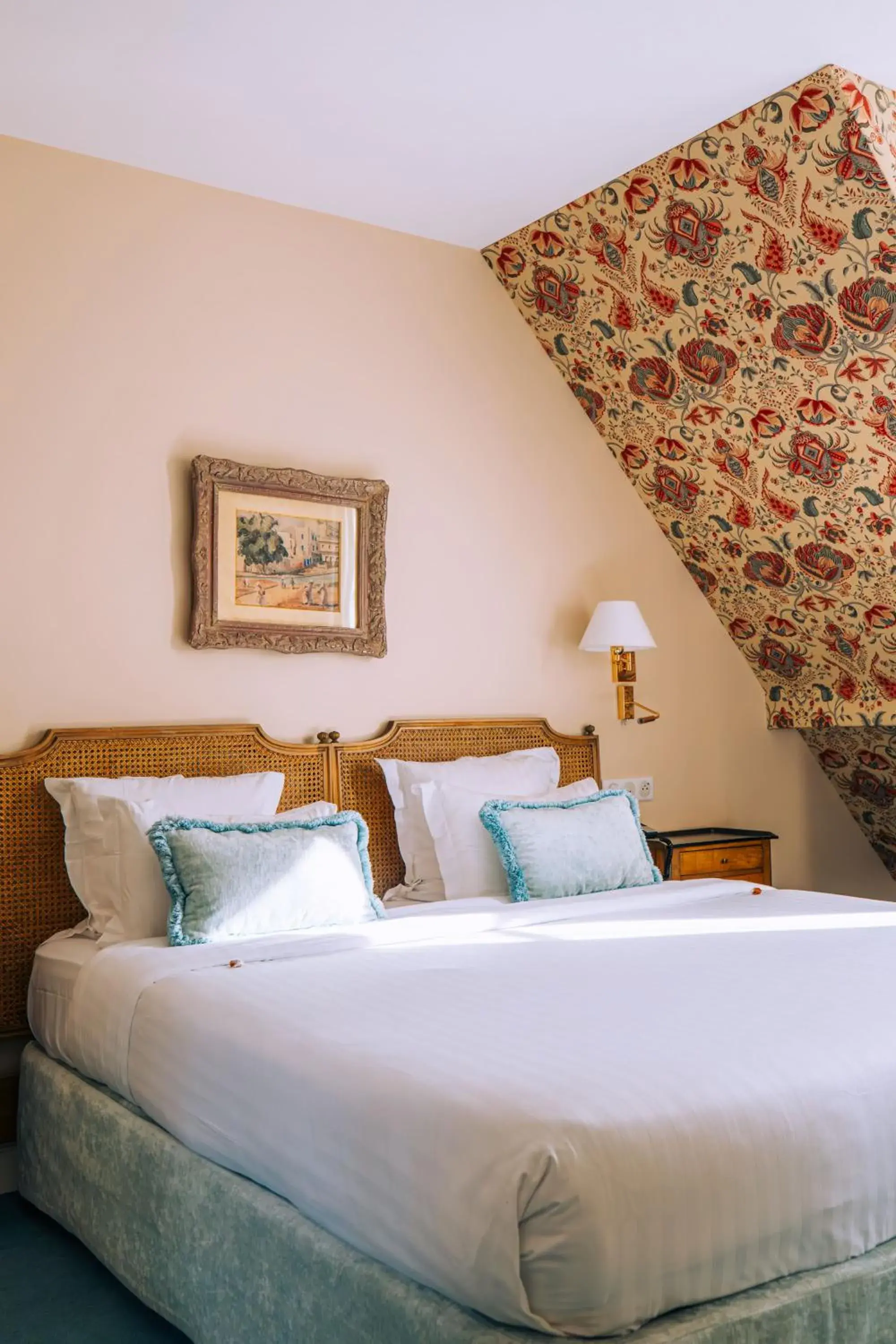 Bed in Le Relais Madeleine Bed in Le Relais Madeleine