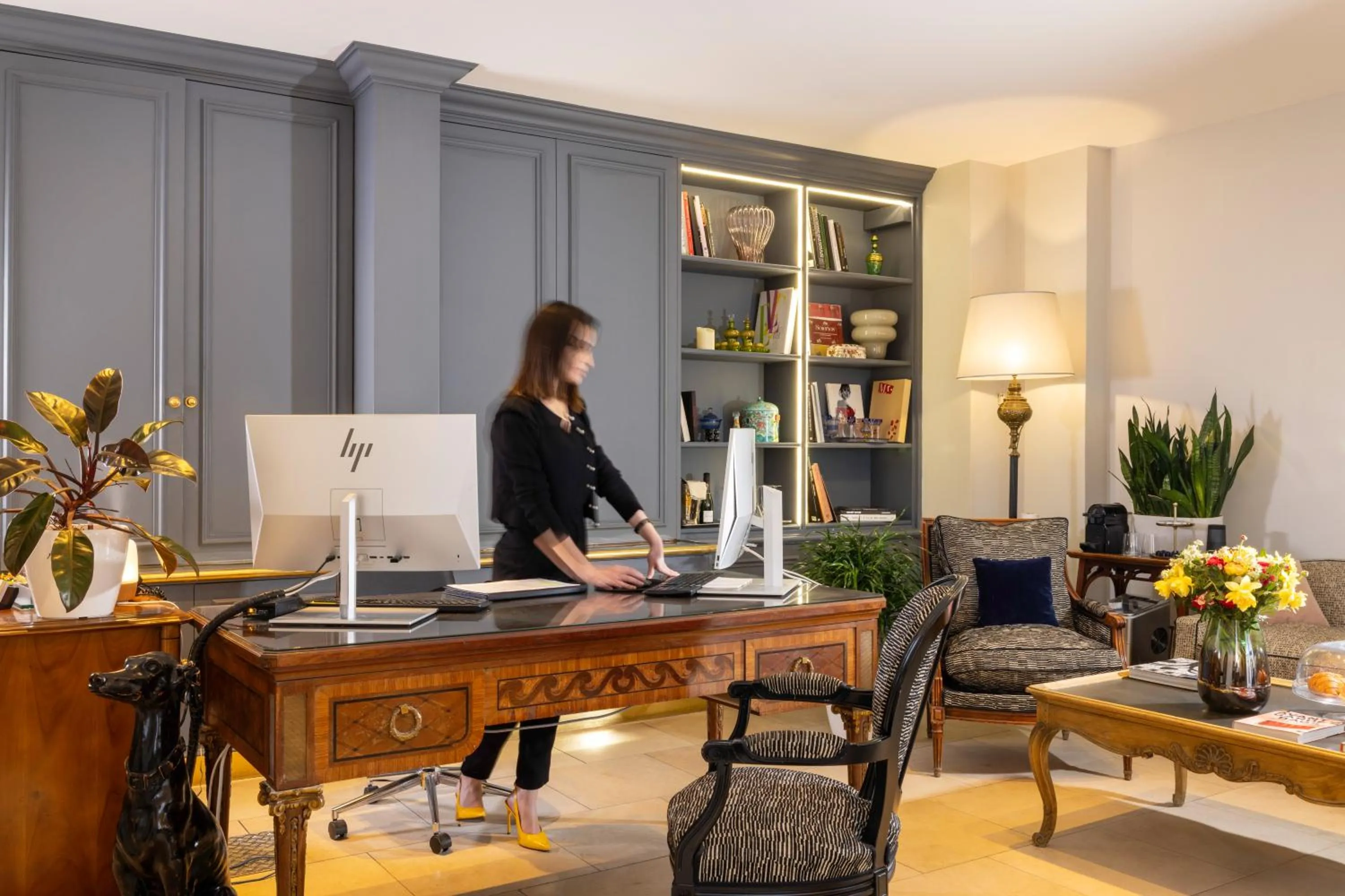 People in Le Relais Madeleine