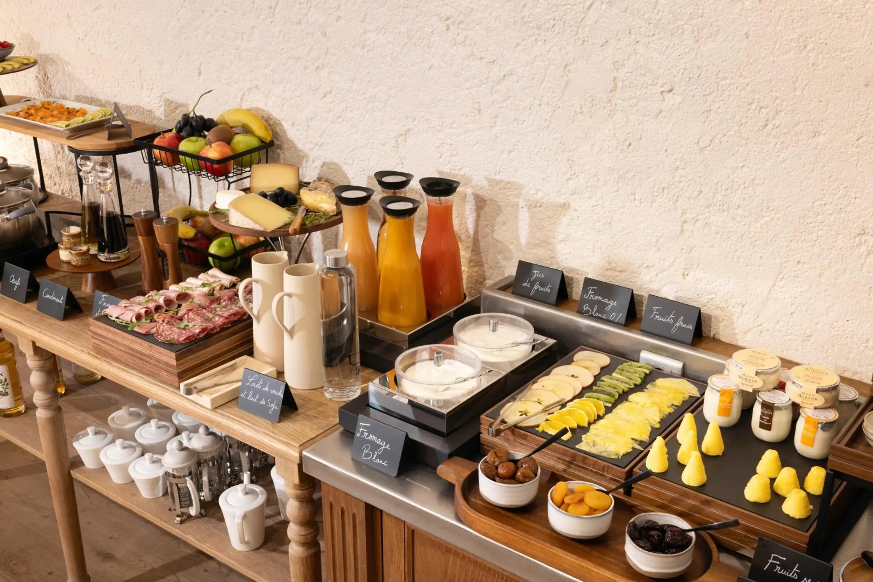 Food and drinks in Le Relais Madeleine Food and drinks in Le Relais Madeleine