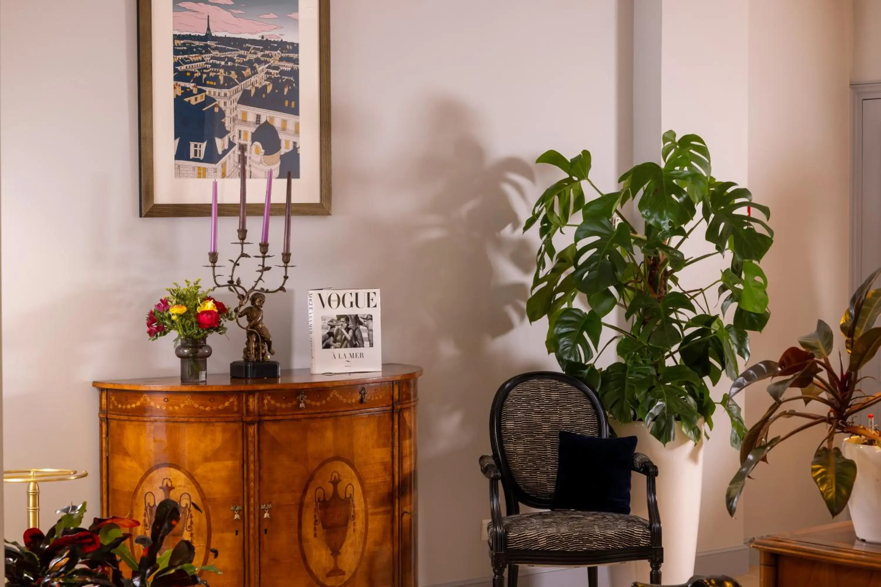 Lobby or reception in Le Relais Madeleine Lobby or reception in Le Relais Madeleine