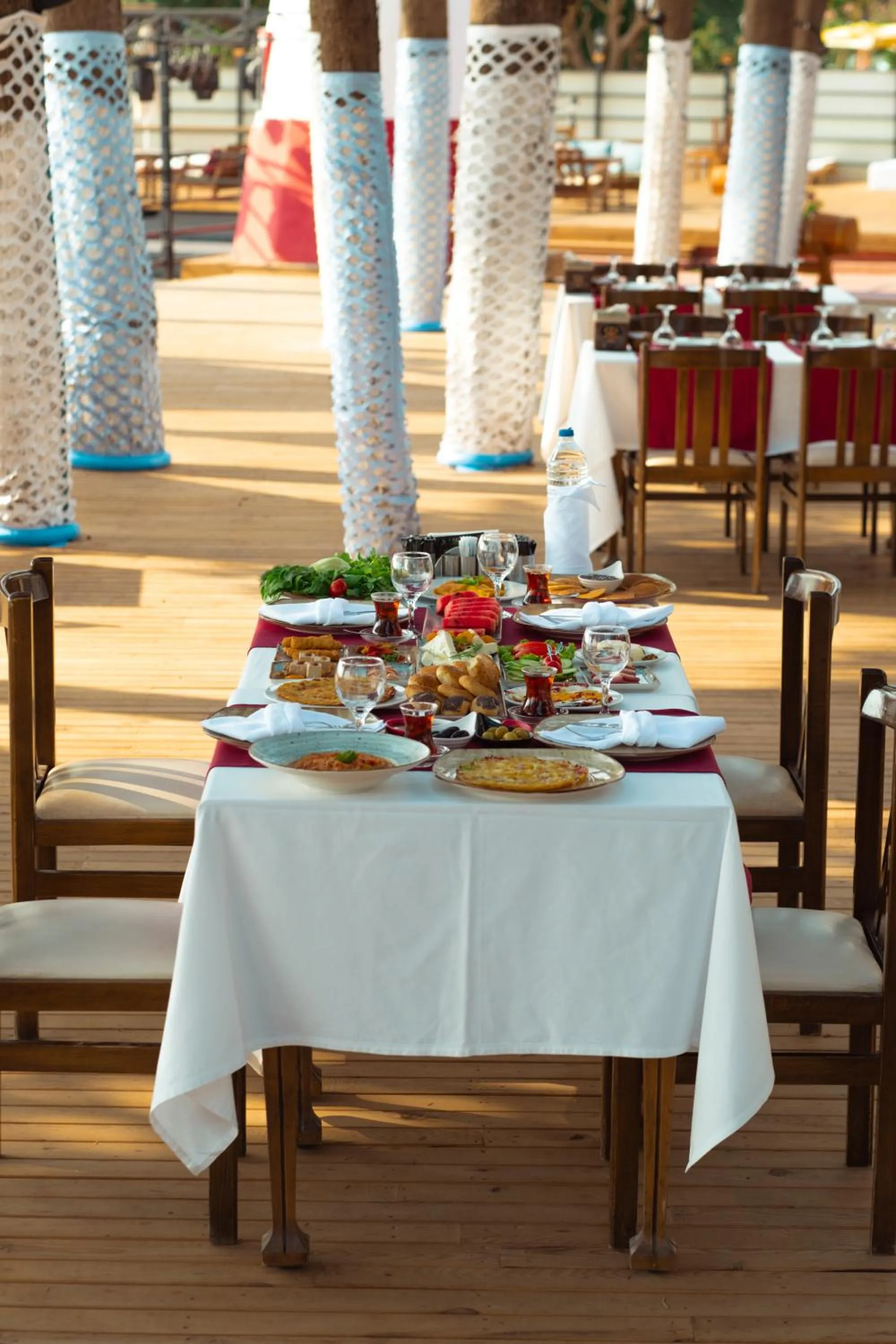 Restaurant/places to eat in Rox Resort Hotel