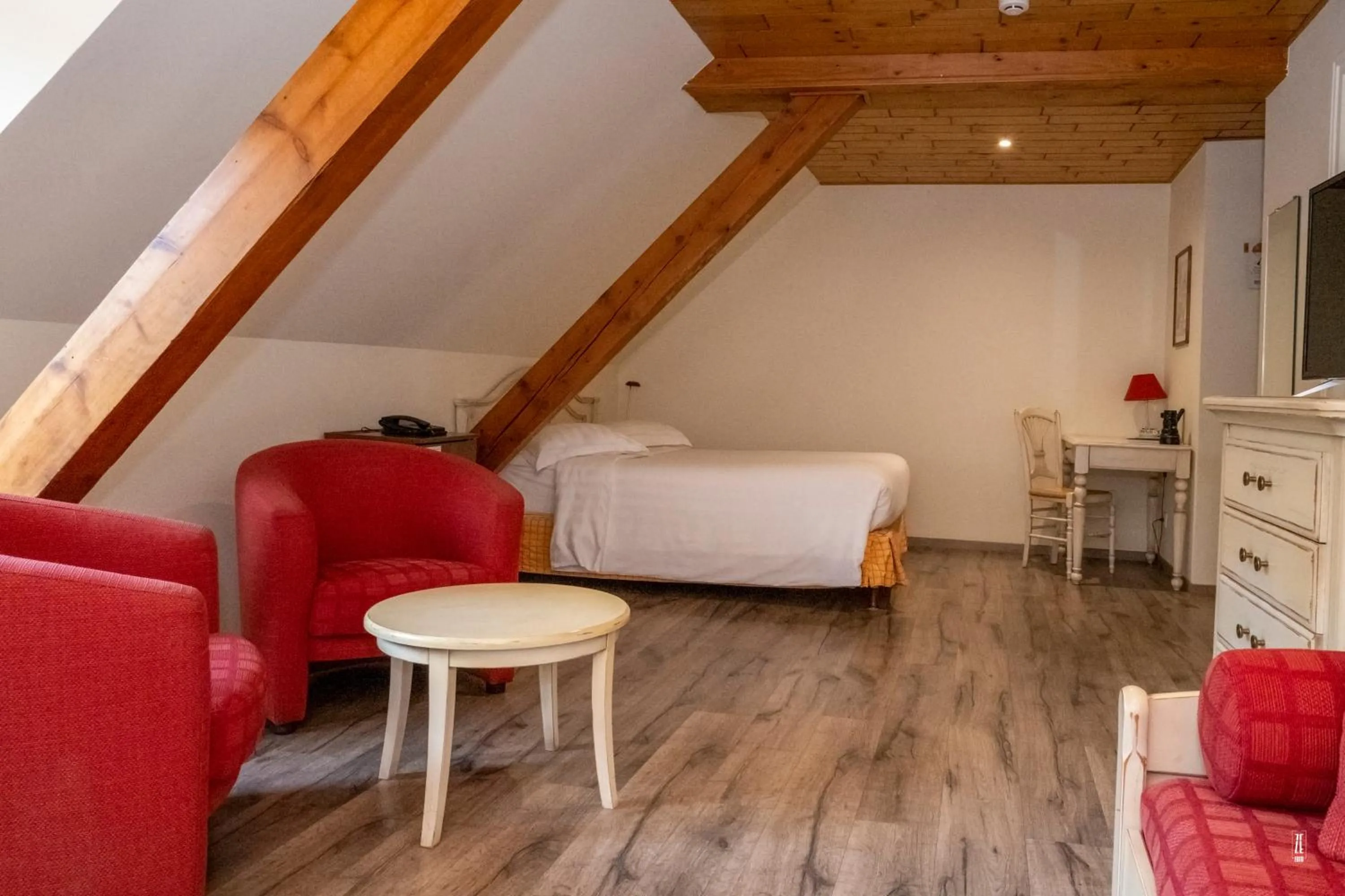 Photo of the whole room, Bed in Logis Hotel Restaurant Le Faudé