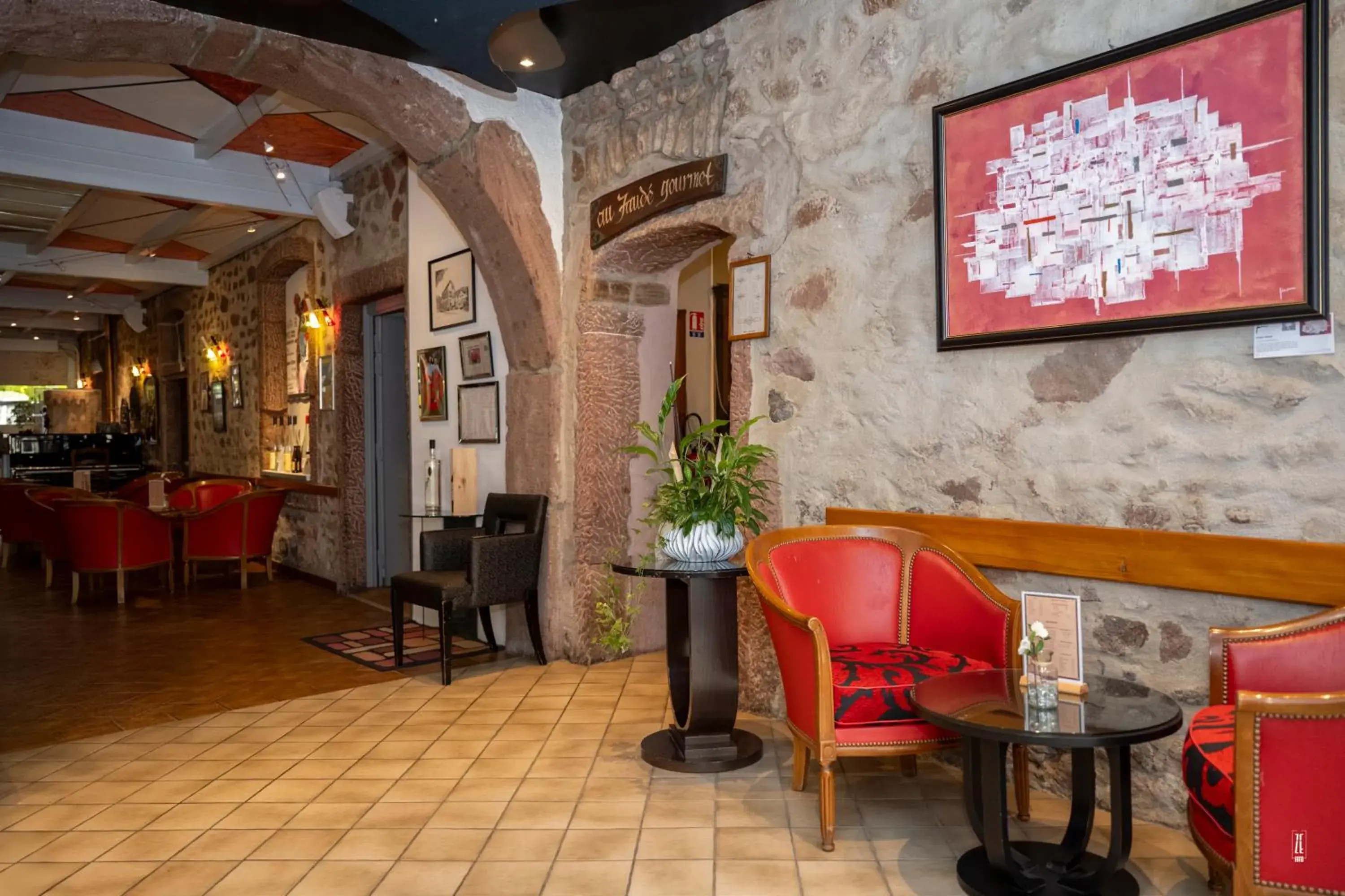 Facade/entrance in Logis Hotel Restaurant Le Faudé Facade/entrance in Logis Hotel Restaurant Le Faudé