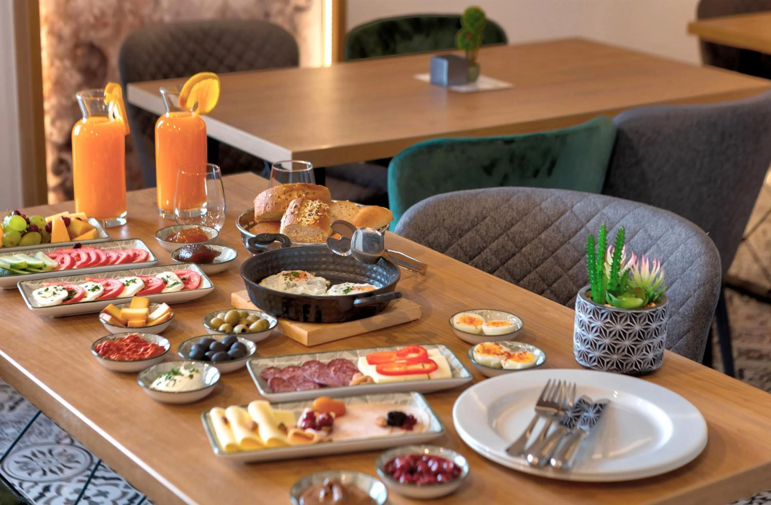 Food and drinks in Hotel Sinan Han