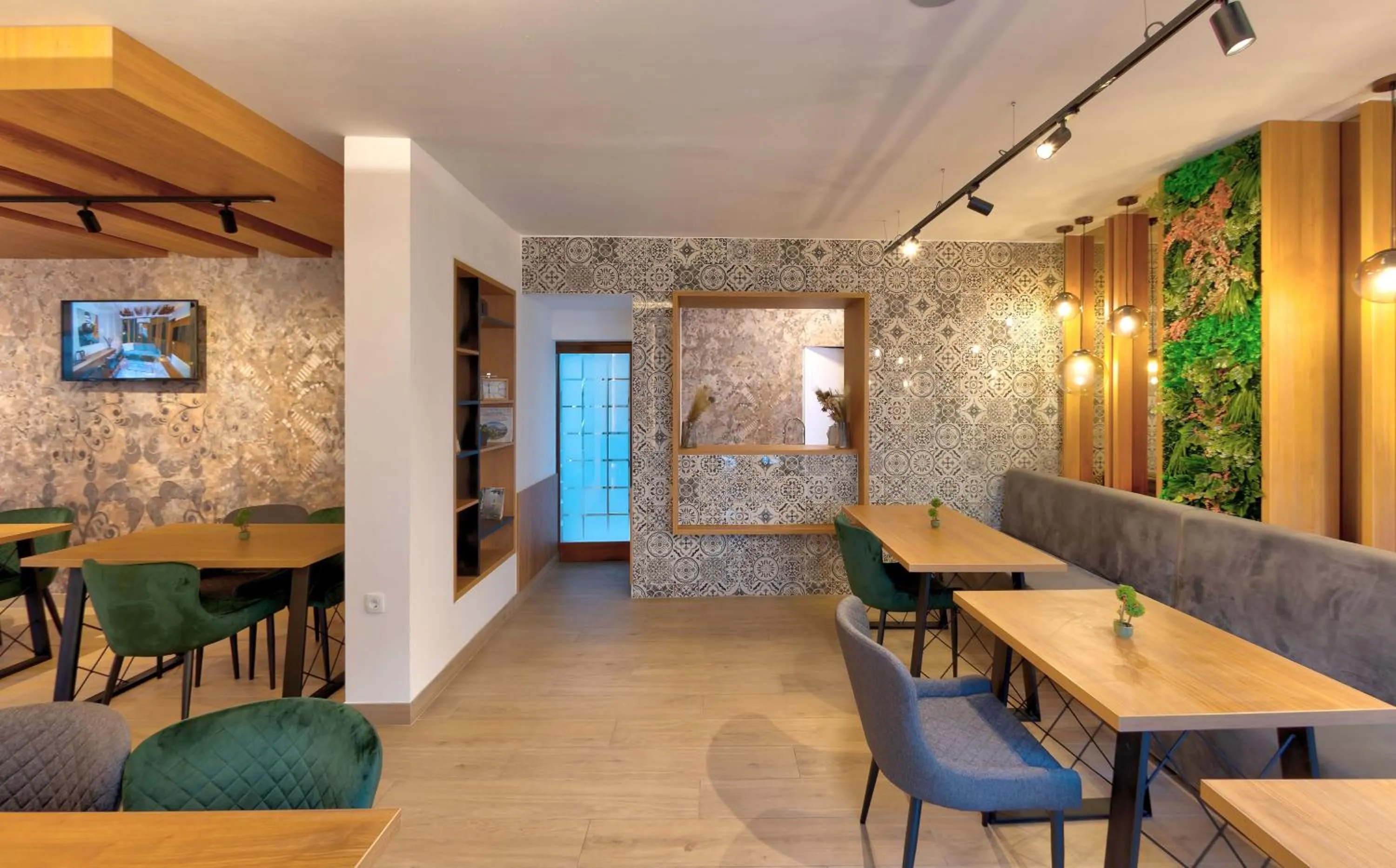 Restaurant/places to eat in Hotel Sinan Han