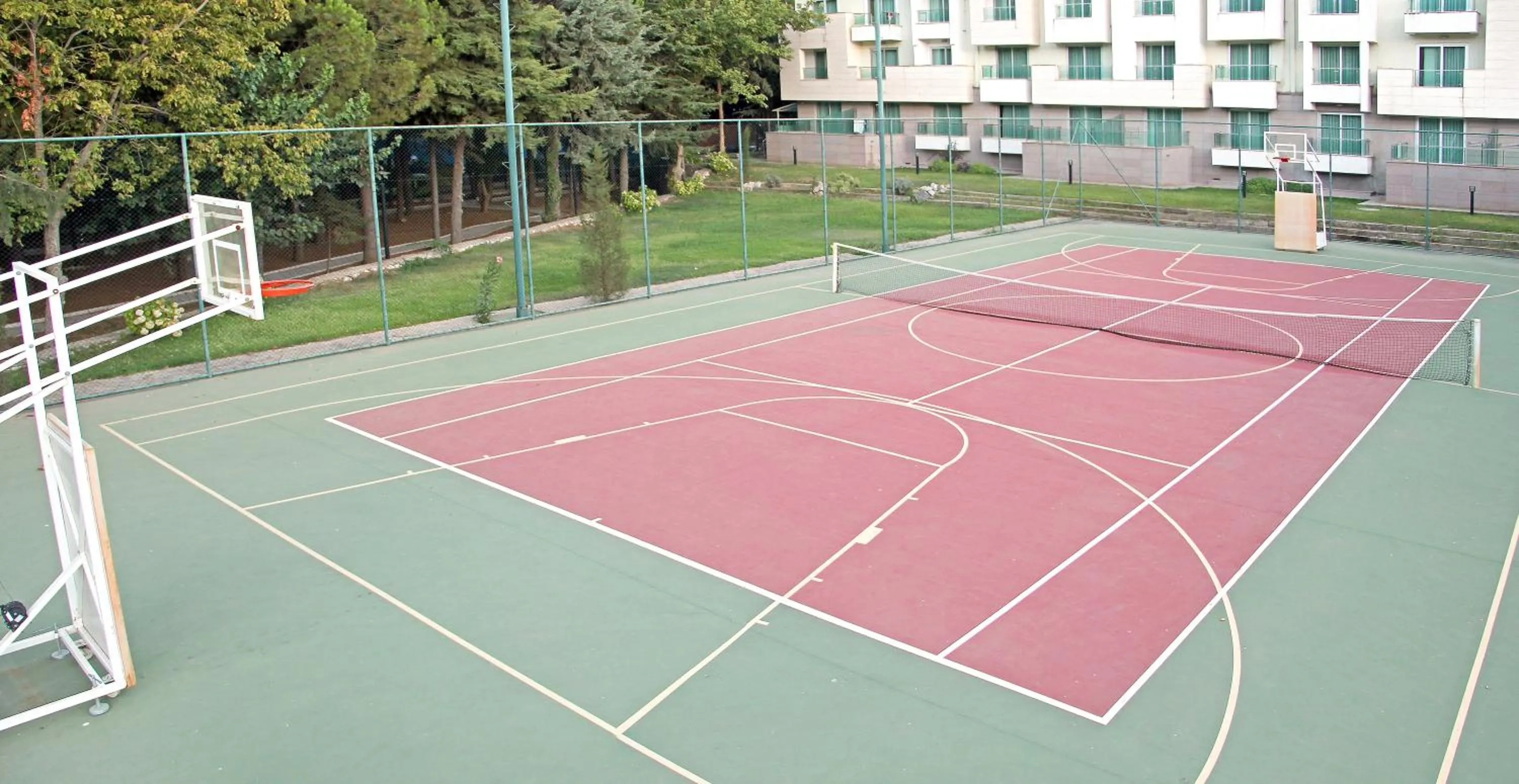 Tennis court in Adrina Termal Health & SPA Hotel