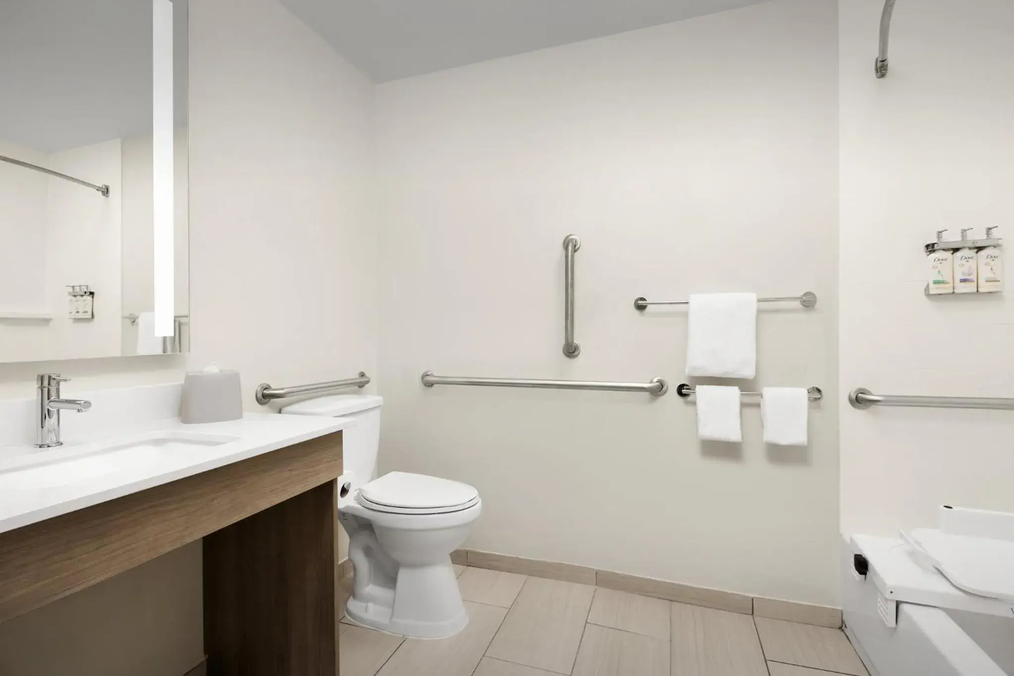Suite with Mobility Accessible Tub - Non-Smoking in Holiday Inn Express Hotel & Suites Greensboro - Airport Area by IHG Suite with Mobility Accessible Tub - Non-Smoking in Holiday Inn Express Hotel & Suites Greensboro - Airport Area by IHG