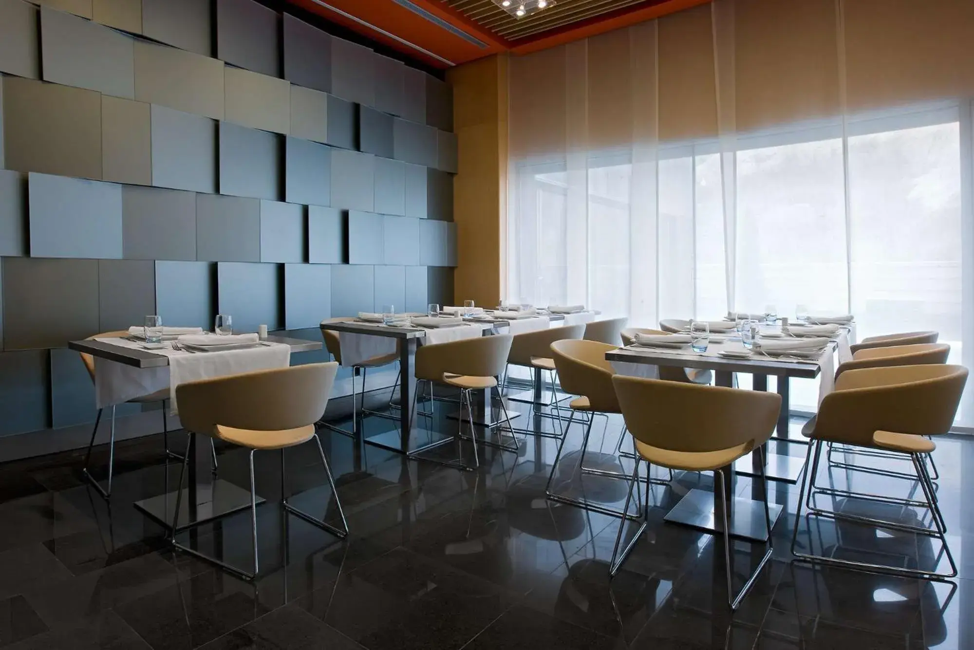 Restaurant/places to eat in NH Madrid Las Tablas Restaurant/places to eat in NH Madrid Las Tablas