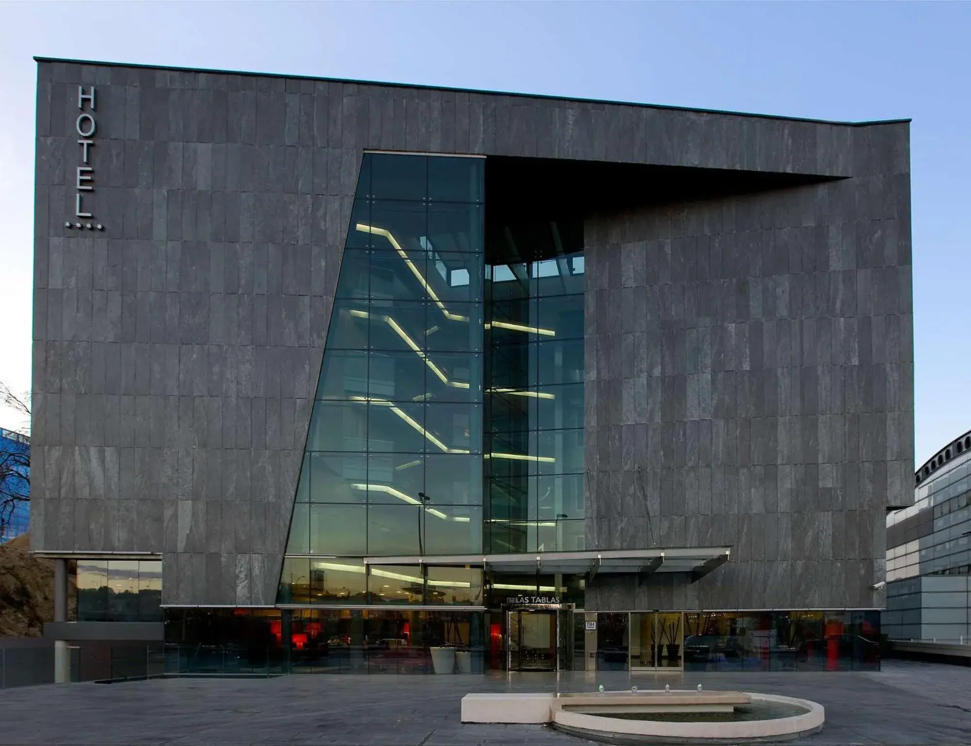 Property building in NH Madrid Las Tablas Property building in NH Madrid Las Tablas