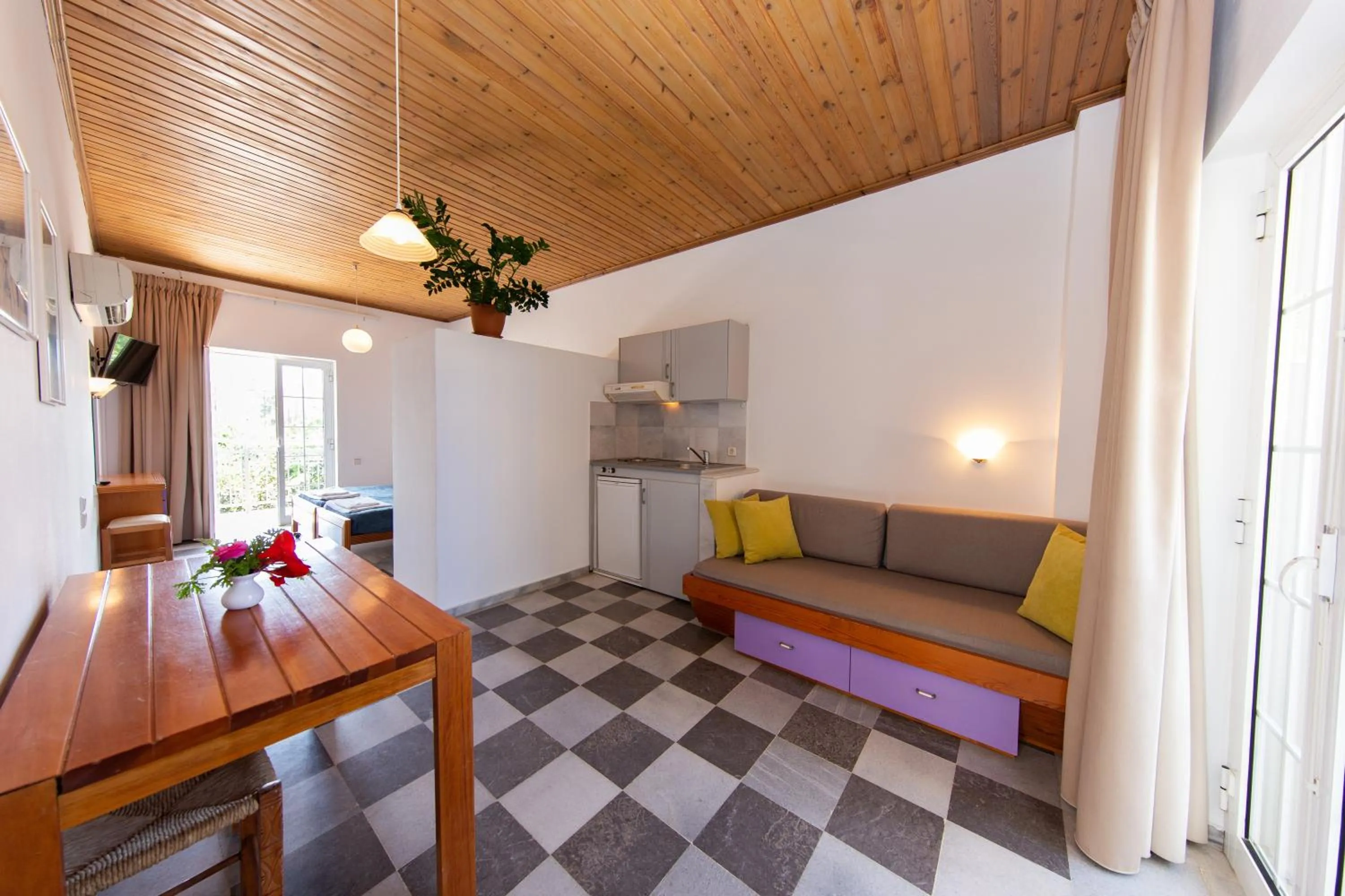 Kitchen or kitchenette in Manias Hotel Apartments