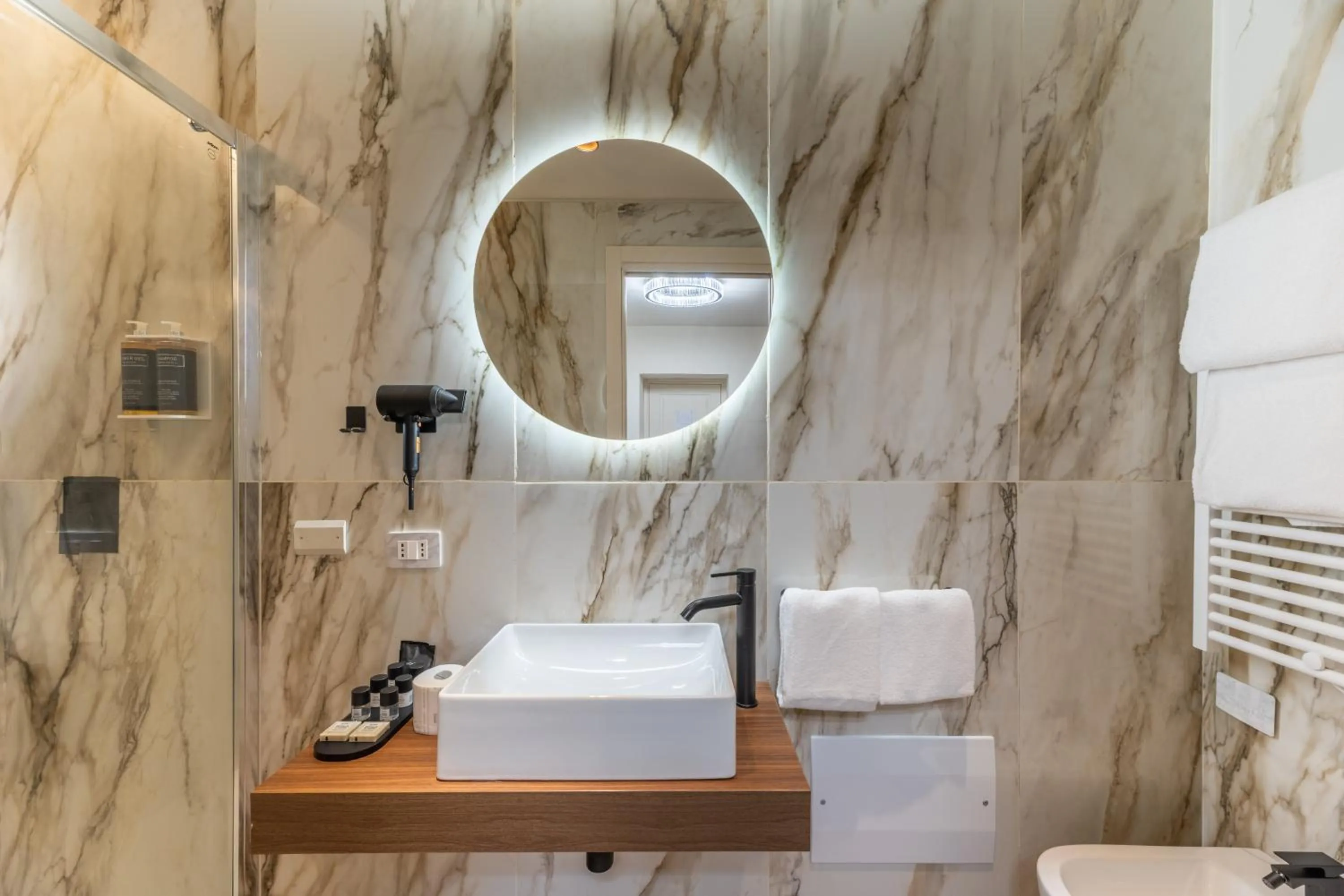 Bathroom in 59 Steps Trevi